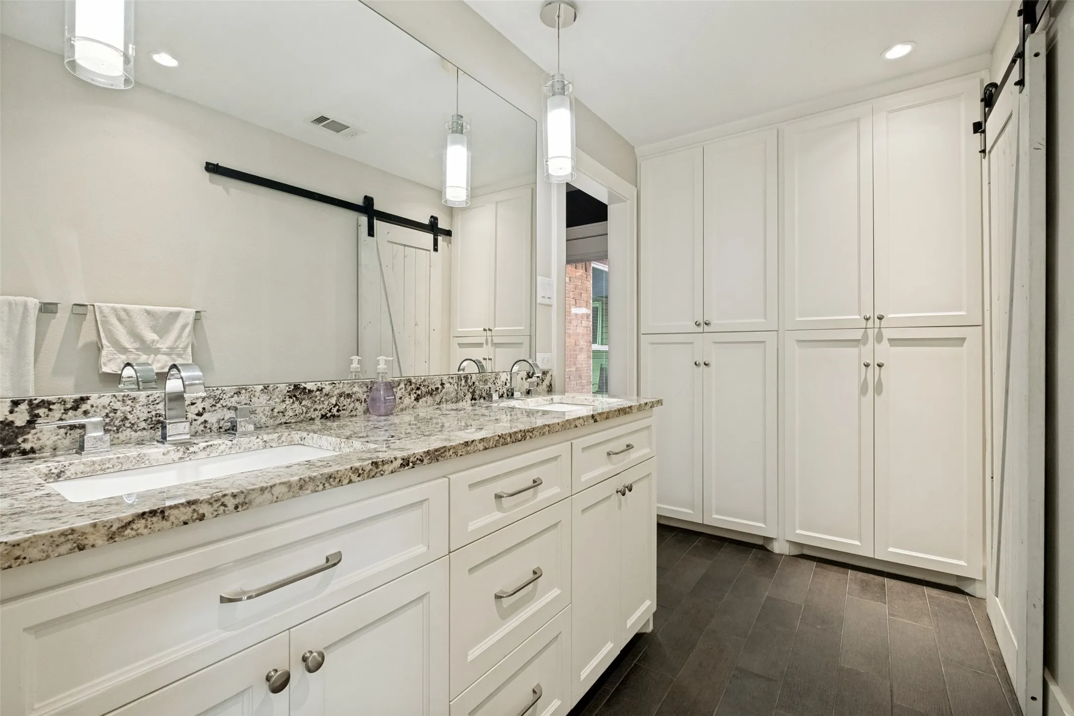 Single Family Residence For Sale in Dallas County , 11 Bunker Hill, Richardson, Texas 75080, 4 Bedroom, 3 Bathroom, 2 Garage spaces, 2,723 Sqft, built in 1974, mls#21289647, Real Estate Agent in Richardson, Homes For Sale in Dallas county, Homes For Sale in Richardson, Realtor in Richardson Texas, Real Estate Brokerage Independent Realty Texas, Luminita Cordes Realtor