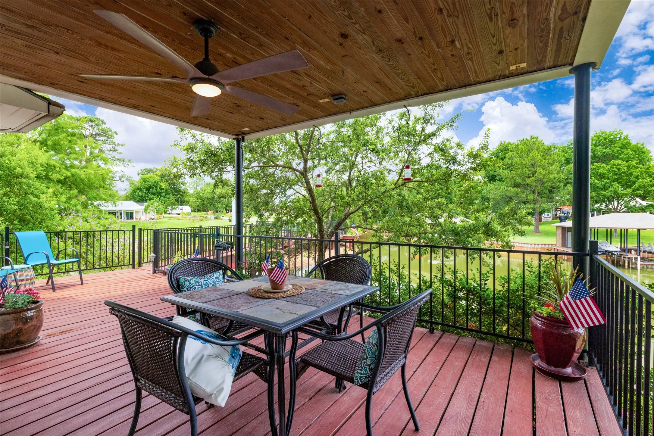 Single Family Residence For Sale in Henderson County , 313 Sundown Trail, Tool, Texas 75143, 4 Bedroom, 3 Bathroom, 1 Garage spaces, 2,443 Sqft, built in 1972, mls#21288389, Real Estate Agent in Tool, Homes For Sale in Henderson county, Homes For Sale in Tool, Realtor in Tool Texas, Real Estate Brokerage Independent Realty Texas, Luminita Cordes Realtor