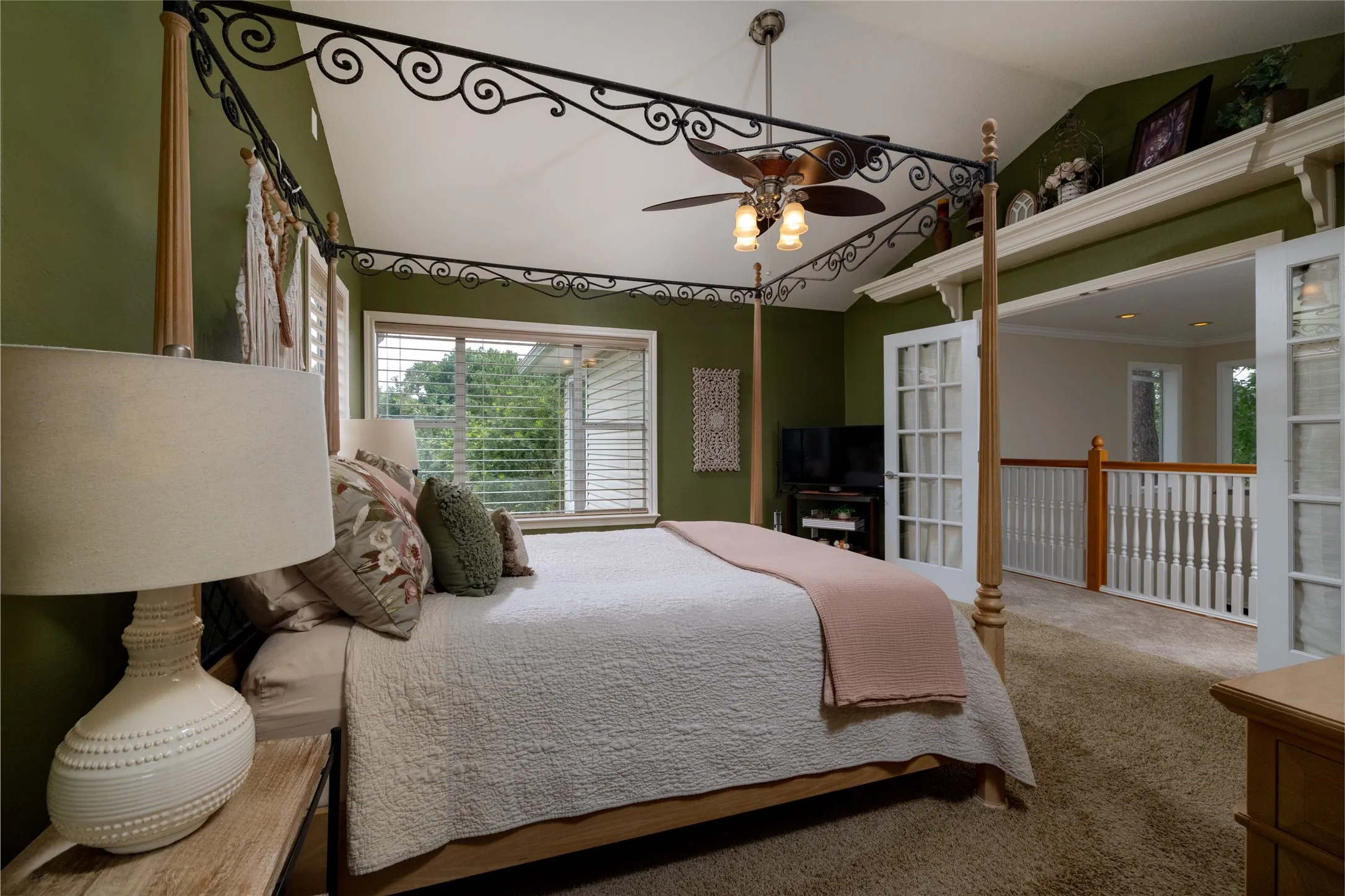 Single Family Residence For Sale in Henderson County , 313 Sundown Trail, Tool, Texas 75143, 4 Bedroom, 3 Bathroom, 1 Garage spaces, 2,443 Sqft, built in 1972, mls#21288389, Real Estate Agent in Tool, Homes For Sale in Henderson county, Homes For Sale in Tool, Realtor in Tool Texas, Real Estate Brokerage Independent Realty Texas, Luminita Cordes Realtor