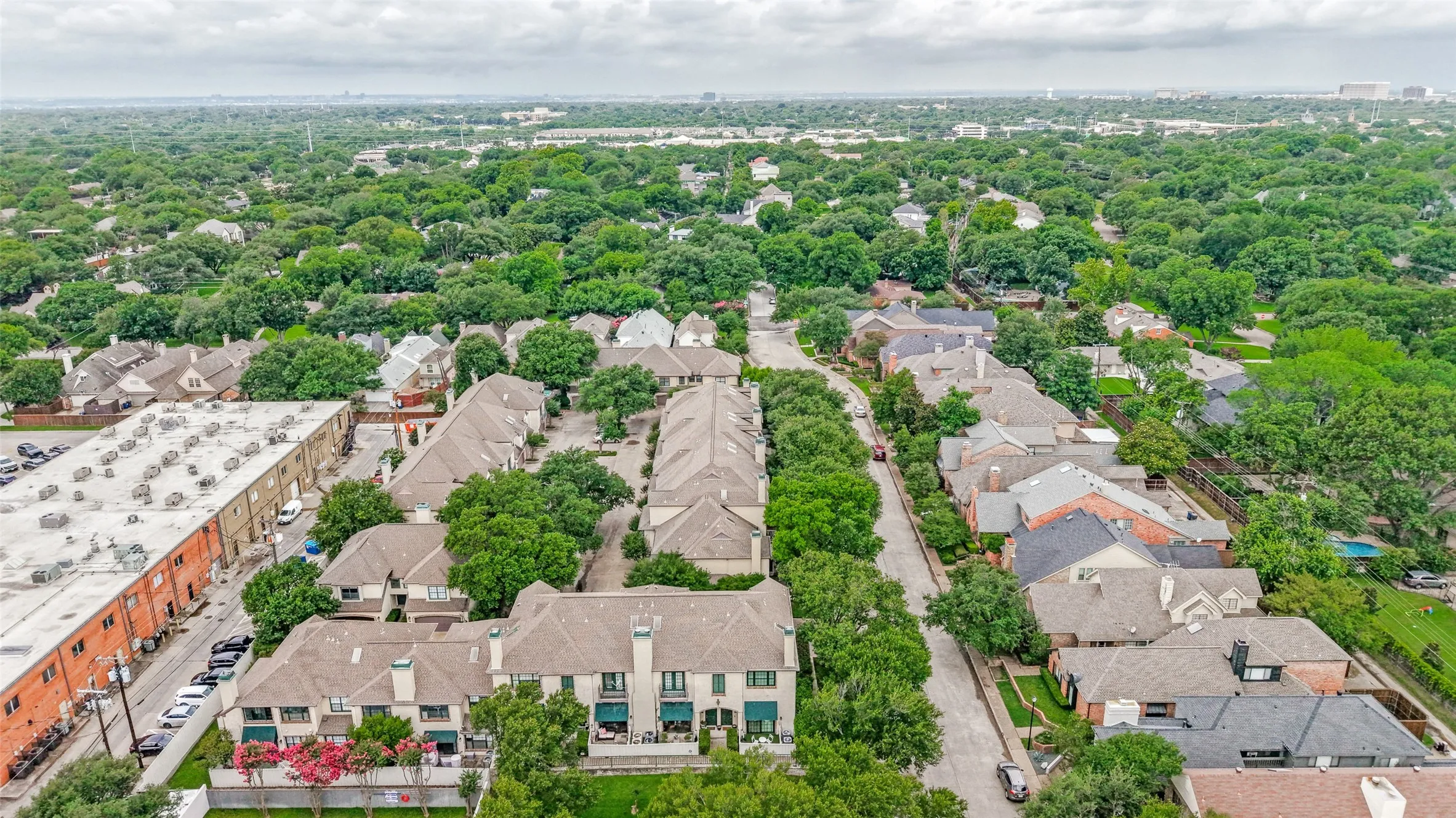Condominium For Sale in Dallas County , 5950 Lindenshire Lane 107, Dallas, Texas 75230, 2 Bedroom, 3 Bathroom, 2 Garage spaces, 1,756 Sqft, built in 1990, mls#21290030, Real Estate Agent in Dallas, Homes For Sale in Dallas county, Homes For Sale in Dallas, Realtor in Dallas Texas, Real Estate Brokerage Independent Realty Texas, Luminita Cordes Realtor