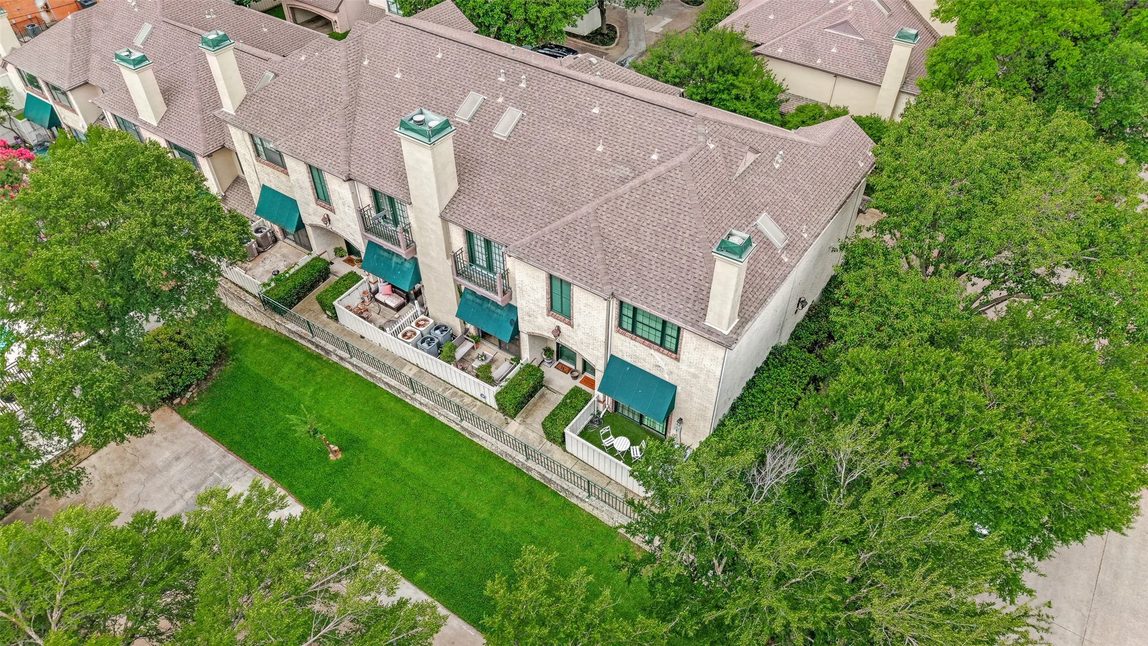 Condominium For Sale in Dallas County , 5950 Lindenshire Lane 107, Dallas, Texas 75230, 2 Bedroom, 3 Bathroom, 2 Garage spaces, 1,756 Sqft, built in 1990, mls#21290030, Real Estate Agent in Dallas, Homes For Sale in Dallas county, Homes For Sale in Dallas, Realtor in Dallas Texas, Real Estate Brokerage Independent Realty Texas, Luminita Cordes Realtor