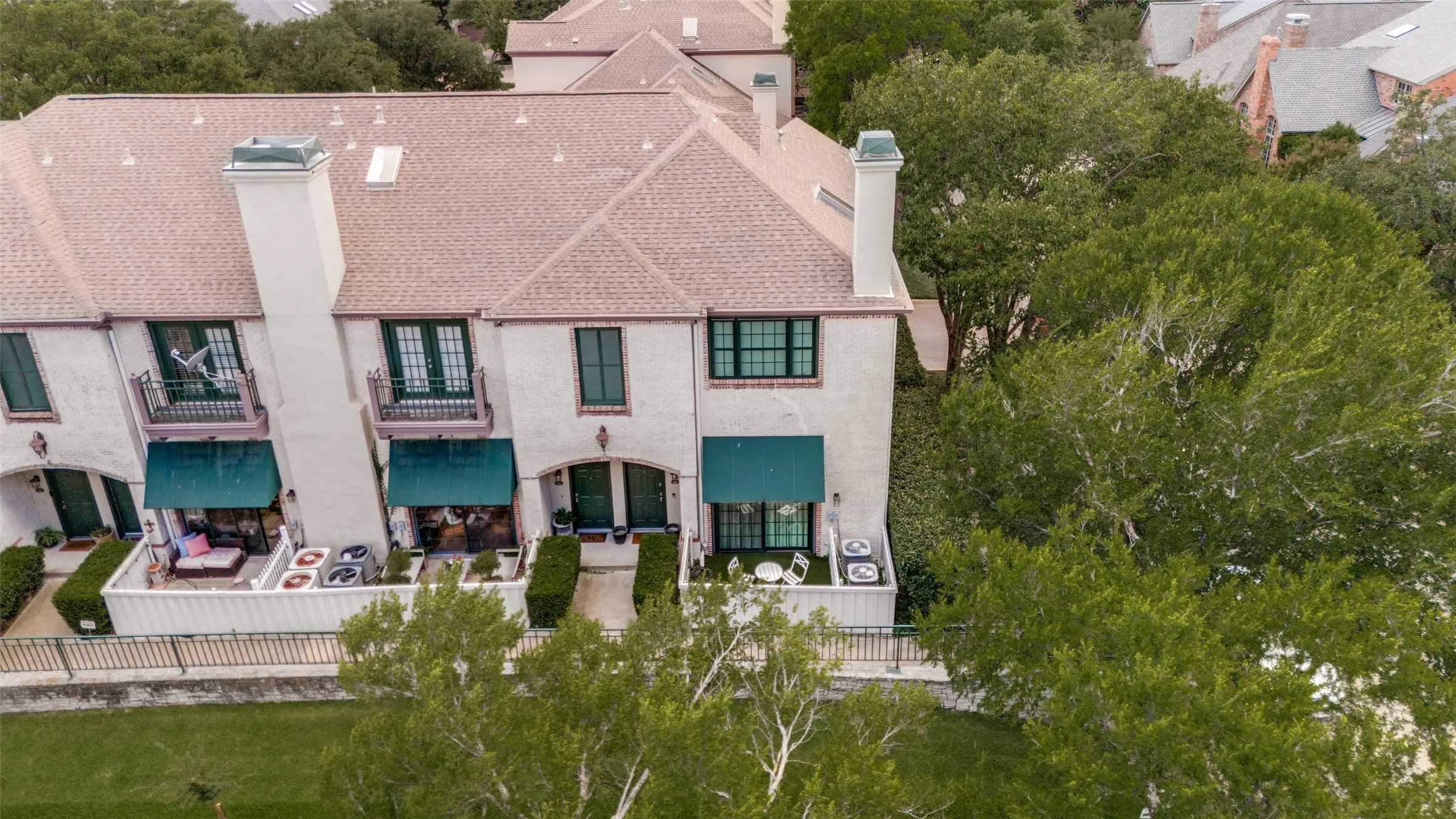 Condominium For Sale in Dallas County , 5950 Lindenshire Lane 107, Dallas, Texas 75230, 2 Bedroom, 3 Bathroom, 2 Garage spaces, 1,756 Sqft, built in 1990, mls#21290030, Real Estate Agent in Dallas, Homes For Sale in Dallas county, Homes For Sale in Dallas, Realtor in Dallas Texas, Real Estate Brokerage Independent Realty Texas, Luminita Cordes Realtor
