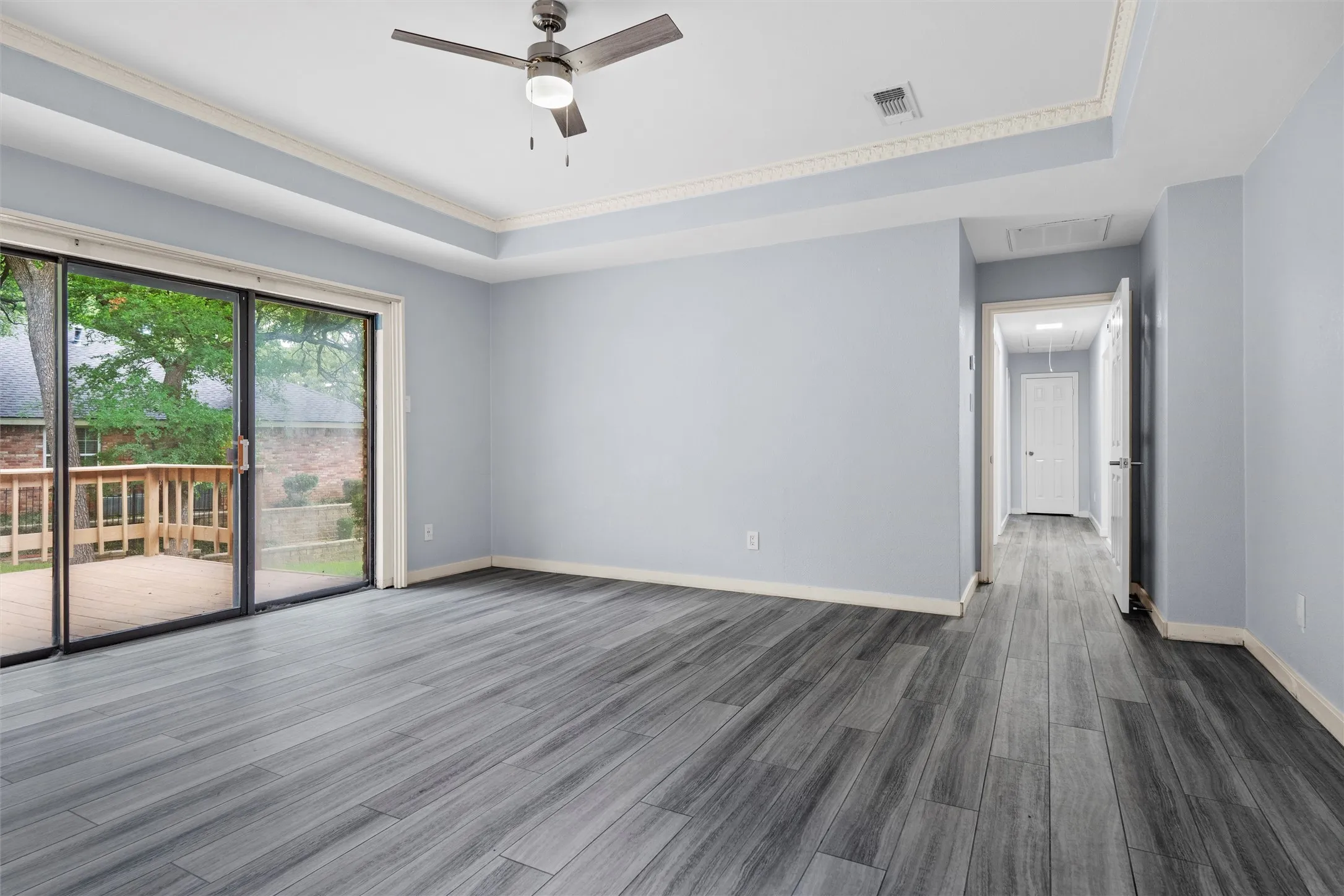 Single Family Residence For Sale in Tarrant County , 1908 Lakehill Court, Arlington, Texas 76012, 4 Bedroom, 3 Bathroom, 2 Garage spaces, 2,840 Sqft, built in 1980, mls#21291578, Real Estate Agent in Arlington, Homes For Sale in Tarrant county, Homes For Sale in Arlington, Realtor in Arlington Texas, Real Estate Brokerage Independent Realty Texas, Luminita Cordes Realtor