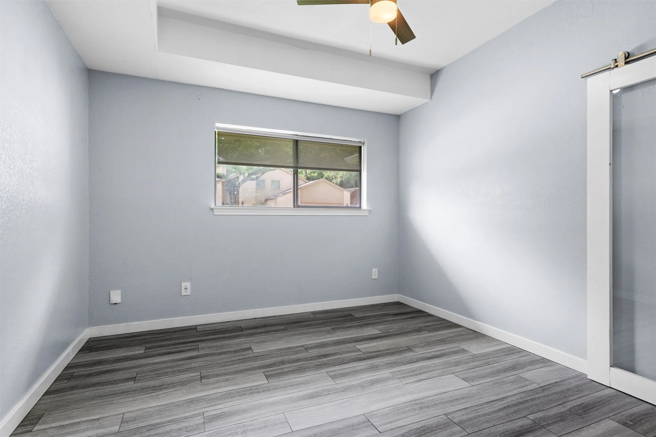 Single Family Residence For Sale in Tarrant County , 1908 Lakehill Court, Arlington, Texas 76012, 4 Bedroom, 3 Bathroom, 2 Garage spaces, 2,840 Sqft, built in 1980, mls#21291578, Real Estate Agent in Arlington, Homes For Sale in Tarrant county, Homes For Sale in Arlington, Realtor in Arlington Texas, Real Estate Brokerage Independent Realty Texas, Luminita Cordes Realtor