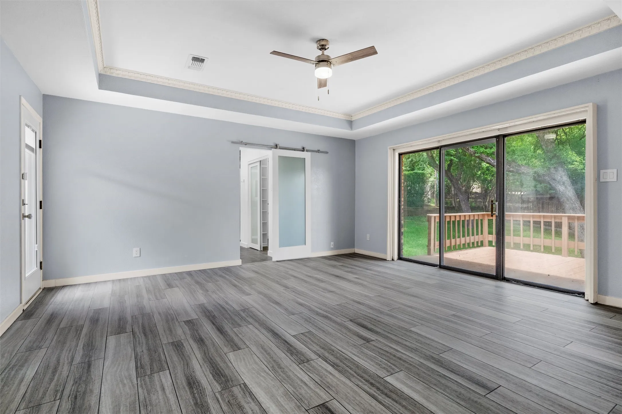 Single Family Residence For Sale in Tarrant County , 1908 Lakehill Court, Arlington, Texas 76012, 4 Bedroom, 3 Bathroom, 2 Garage spaces, 2,840 Sqft, built in 1980, mls#21291578, Real Estate Agent in Arlington, Homes For Sale in Tarrant county, Homes For Sale in Arlington, Realtor in Arlington Texas, Real Estate Brokerage Independent Realty Texas, Luminita Cordes Realtor