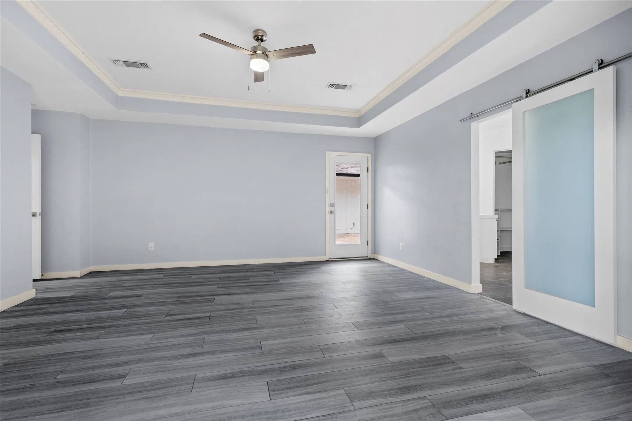 Single Family Residence For Sale in Tarrant County , 1908 Lakehill Court, Arlington, Texas 76012, 4 Bedroom, 3 Bathroom, 2 Garage spaces, 2,840 Sqft, built in 1980, mls#21291578, Real Estate Agent in Arlington, Homes For Sale in Tarrant county, Homes For Sale in Arlington, Realtor in Arlington Texas, Real Estate Brokerage Independent Realty Texas, Luminita Cordes Realtor
