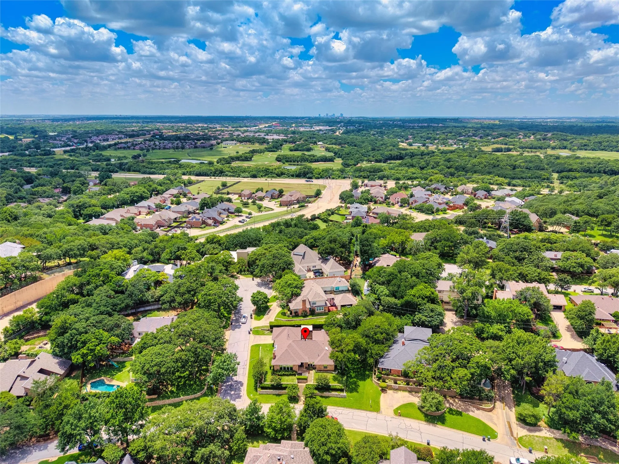 Single Family Residence For Sale in Tarrant County , 1908 Lakehill Court, Arlington, Texas 76012, 4 Bedroom, 3 Bathroom, 2 Garage spaces, 2,840 Sqft, built in 1980, mls#21291578, Real Estate Agent in Arlington, Homes For Sale in Tarrant county, Homes For Sale in Arlington, Realtor in Arlington Texas, Real Estate Brokerage Independent Realty Texas, Luminita Cordes Realtor