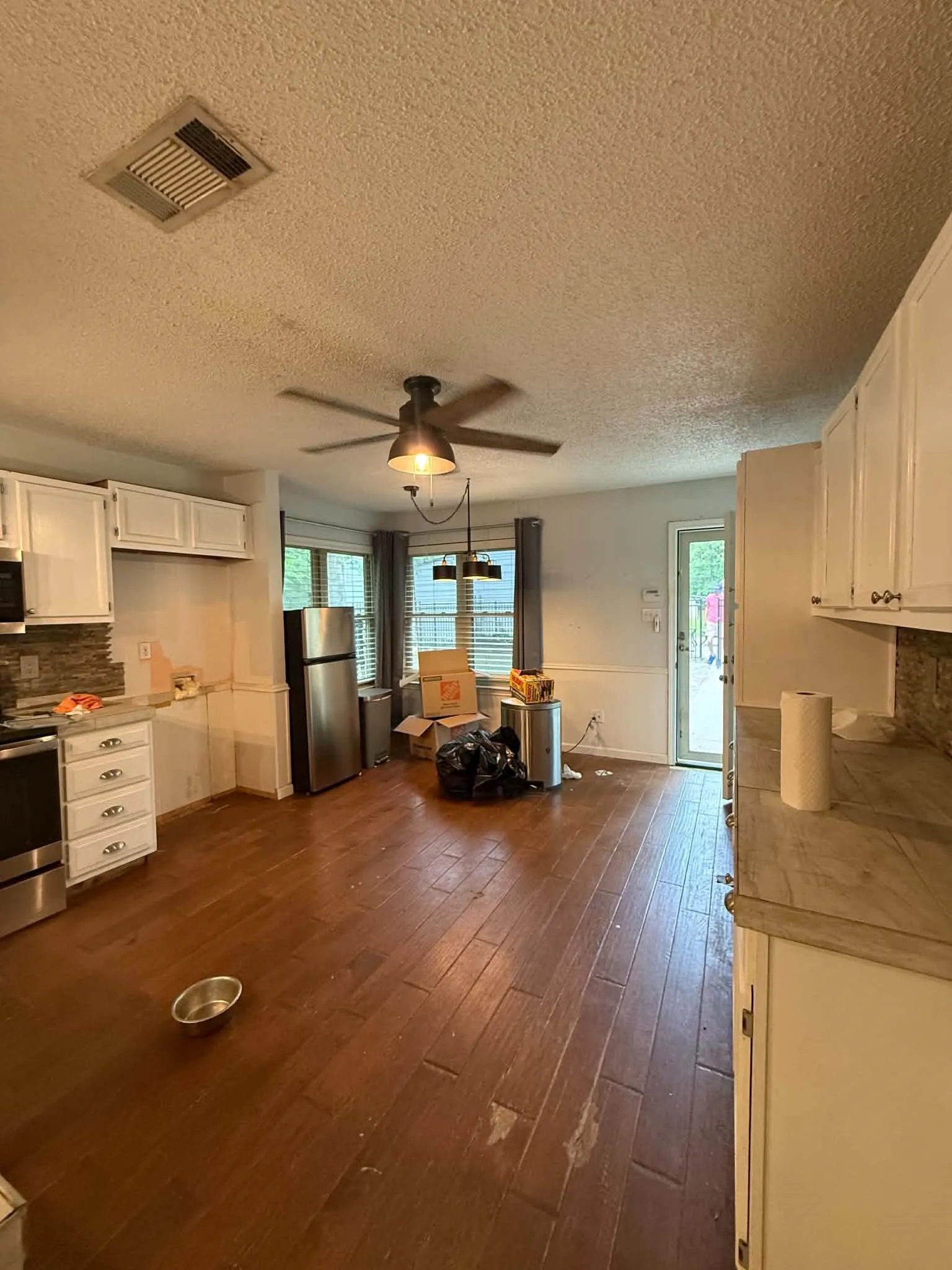 Single Family Residence For Sale in Van Zandt County , 251 Private Road 8179, Ben Wheeler, Texas 75754, 3 Bedroom, 3 Bathroom, Garage spaces, 2,016 Sqft, built in 1984, mls#21291057, Real Estate Agent in Ben Wheeler, Homes For Sale in Van Zandt county, Homes For Sale in Ben Wheeler, Realtor in Ben Wheeler Texas, Real Estate Brokerage Independent Realty Texas, Luminita Cordes Realtor