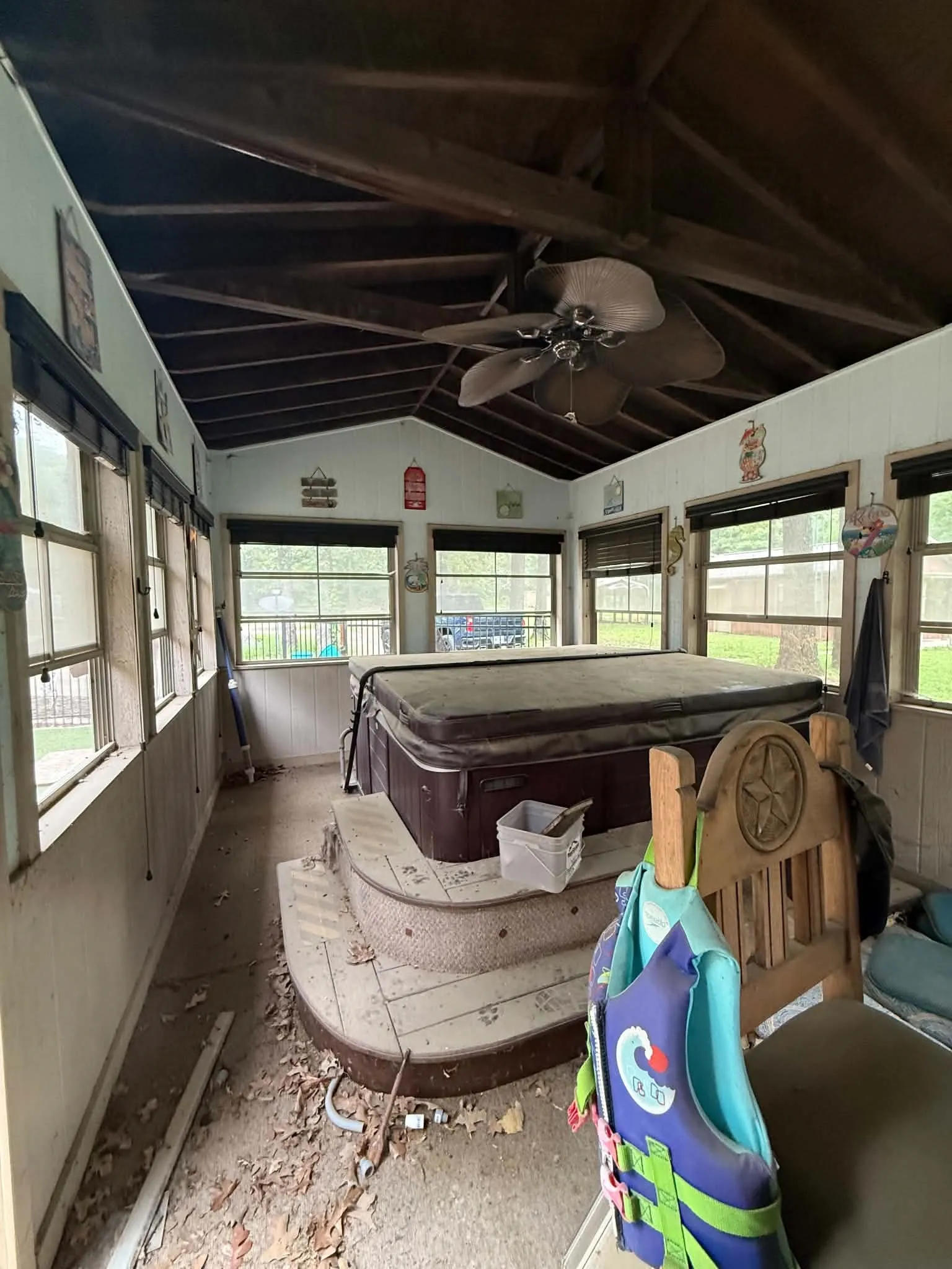 Single Family Residence For Sale in Van Zandt County , 251 Private Road 8179, Ben Wheeler, Texas 75754, 3 Bedroom, 3 Bathroom, Garage spaces, 2,016 Sqft, built in 1984, mls#21291057, Real Estate Agent in Ben Wheeler, Homes For Sale in Van Zandt county, Homes For Sale in Ben Wheeler, Realtor in Ben Wheeler Texas, Real Estate Brokerage Independent Realty Texas, Luminita Cordes Realtor