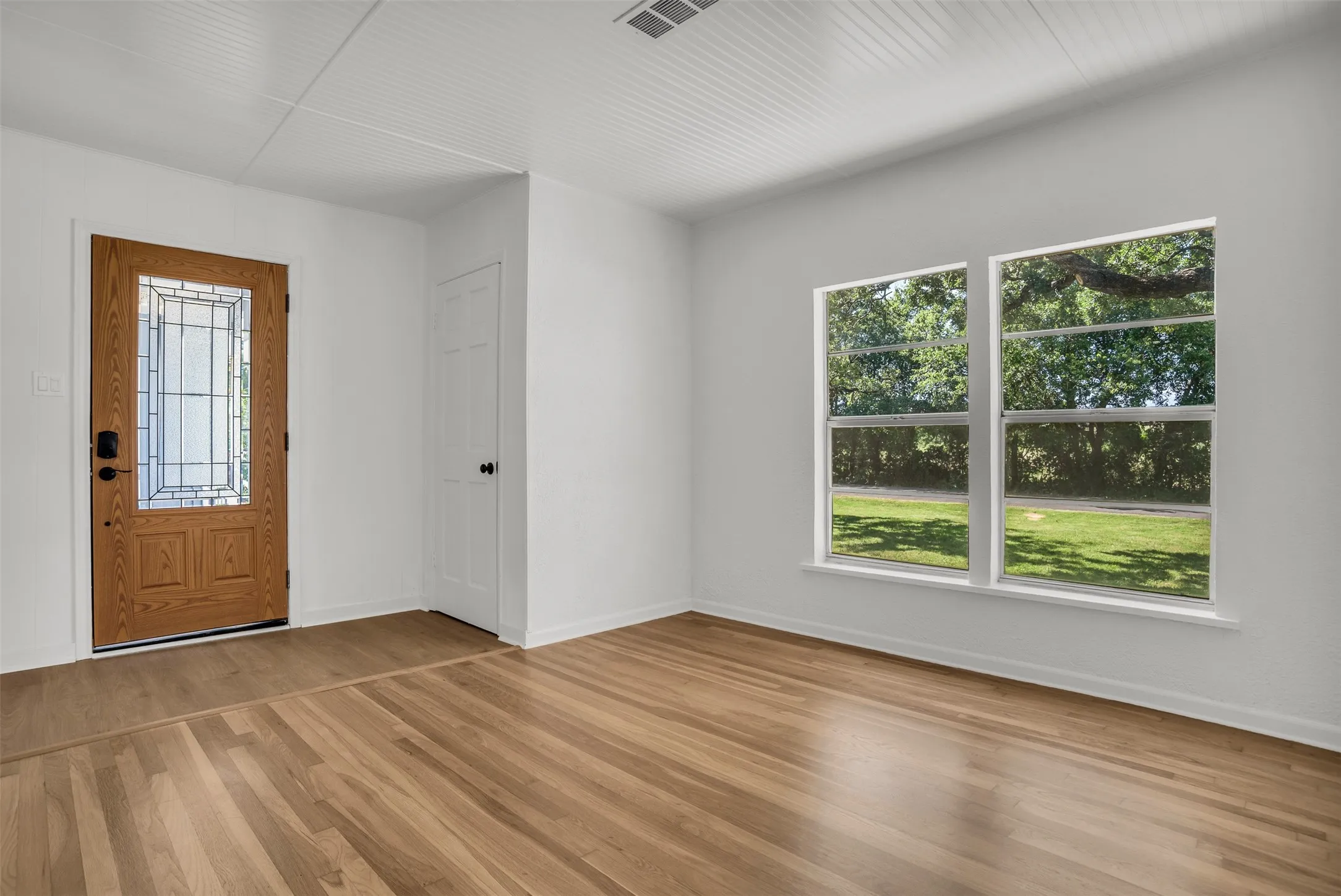 Single Family Residence For Rent in Denton County , 1403 Harpole Road E, Argyle, Texas 76226, 3 Bedroom, 2 Bathroom, 2 Garage spaces, 1,432 Sqft, built in 1985, mls#21288131, Real Estate Agent in Argyle, Homes For Rent in Denton county, Homes For Rent in Argyle, Realtor in Argyle Texas, Real Estate Brokerage Independent Realty Texas, Luminita Cordes Realtor