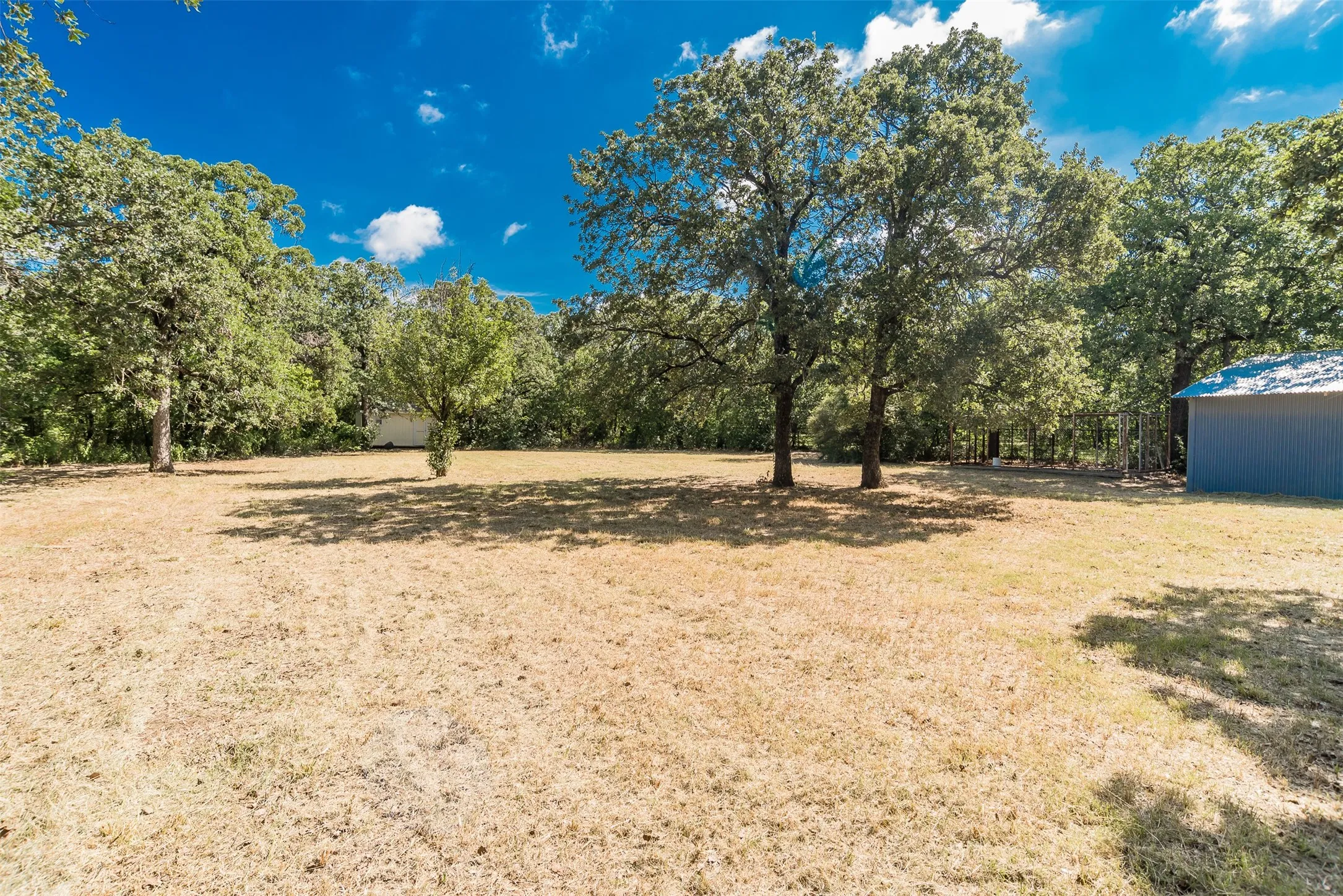 Single Family Residence For Rent in Denton County , 1403 Harpole Road E, Argyle, Texas 76226, 3 Bedroom, 2 Bathroom, 2 Garage spaces, 1,432 Sqft, built in 1985, mls#21288131, Real Estate Agent in Argyle, Homes For Rent in Denton county, Homes For Rent in Argyle, Realtor in Argyle Texas, Real Estate Brokerage Independent Realty Texas, Luminita Cordes Realtor