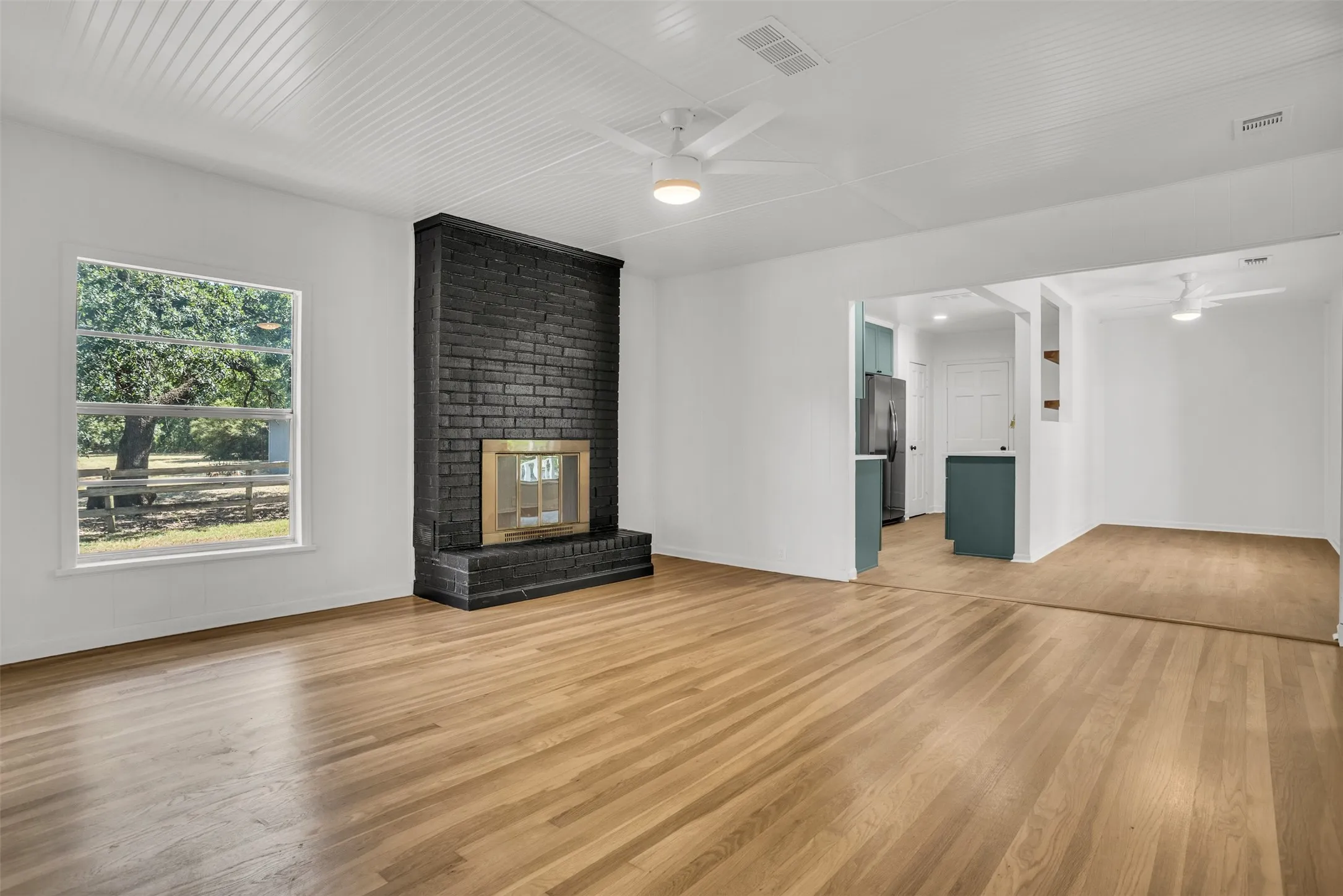Single Family Residence For Rent in Denton County , 1403 Harpole Road E, Argyle, Texas 76226, 3 Bedroom, 2 Bathroom, 2 Garage spaces, 1,432 Sqft, built in 1985, mls#21288131, Real Estate Agent in Argyle, Homes For Rent in Denton county, Homes For Rent in Argyle, Realtor in Argyle Texas, Real Estate Brokerage Independent Realty Texas, Luminita Cordes Realtor
