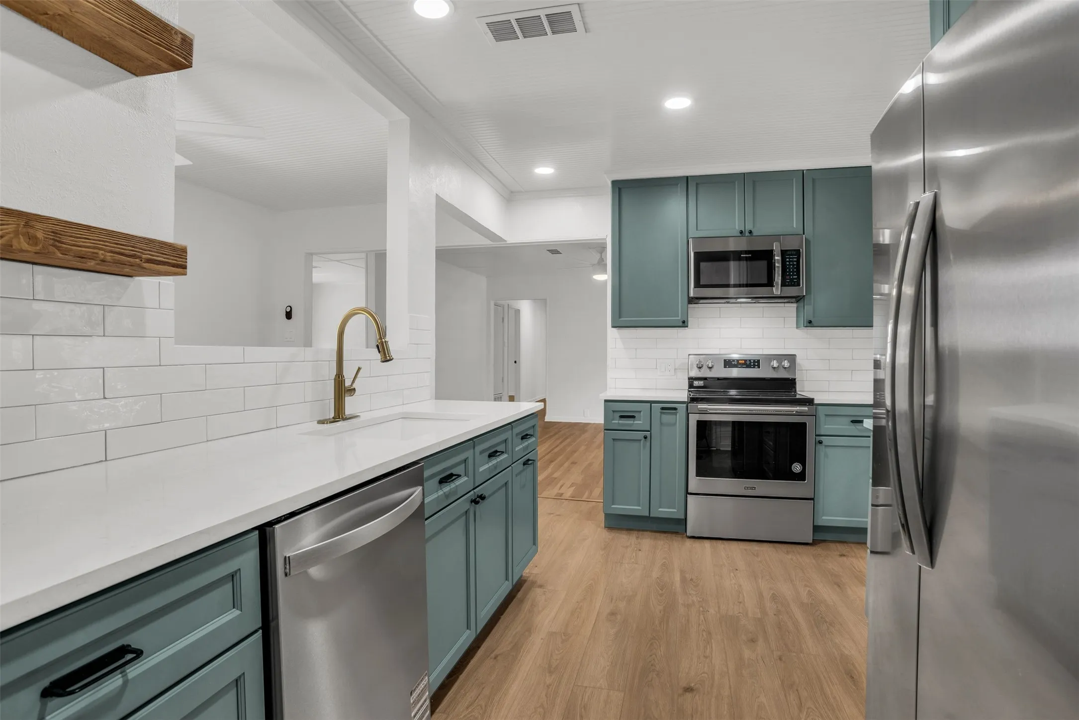 Single Family Residence For Rent in Denton County , 1403 Harpole Road E, Argyle, Texas 76226, 3 Bedroom, 2 Bathroom, 2 Garage spaces, 1,432 Sqft, built in 1985, mls#21288131, Real Estate Agent in Argyle, Homes For Rent in Denton county, Homes For Rent in Argyle, Realtor in Argyle Texas, Real Estate Brokerage Independent Realty Texas, Luminita Cordes Realtor