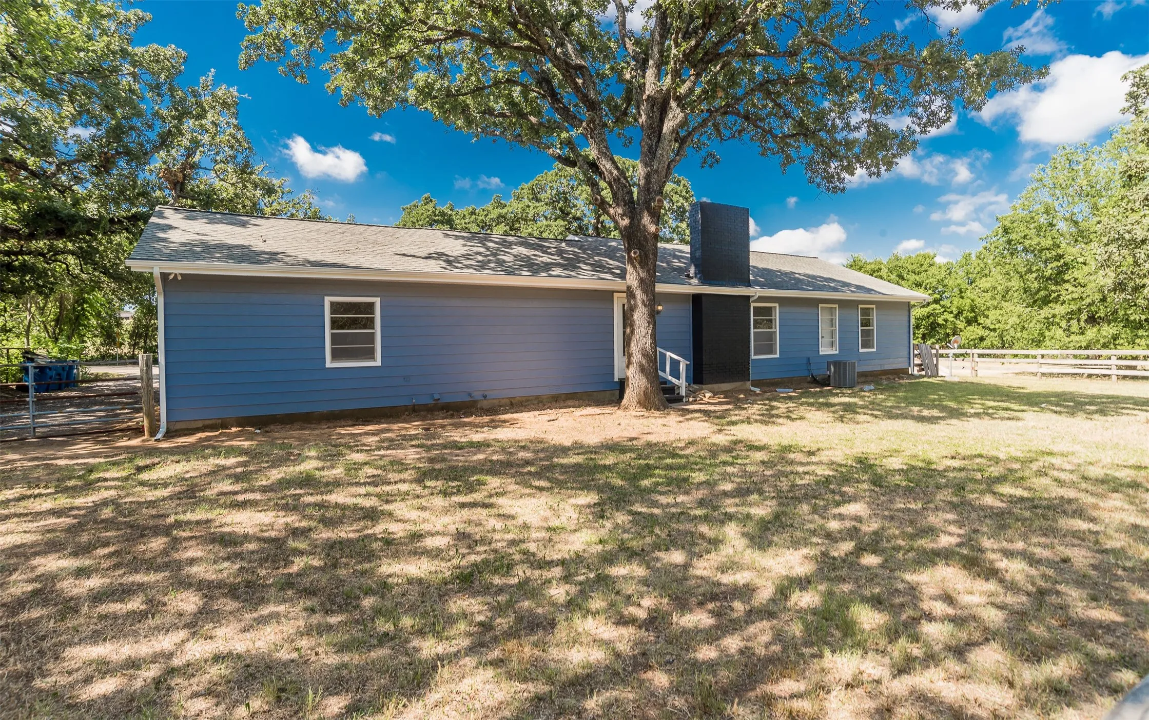 Single Family Residence For Rent in Denton County , 1403 Harpole Road E, Argyle, Texas 76226, 3 Bedroom, 2 Bathroom, 2 Garage spaces, 1,432 Sqft, built in 1985, mls#21288131, Real Estate Agent in Argyle, Homes For Rent in Denton county, Homes For Rent in Argyle, Realtor in Argyle Texas, Real Estate Brokerage Independent Realty Texas, Luminita Cordes Realtor