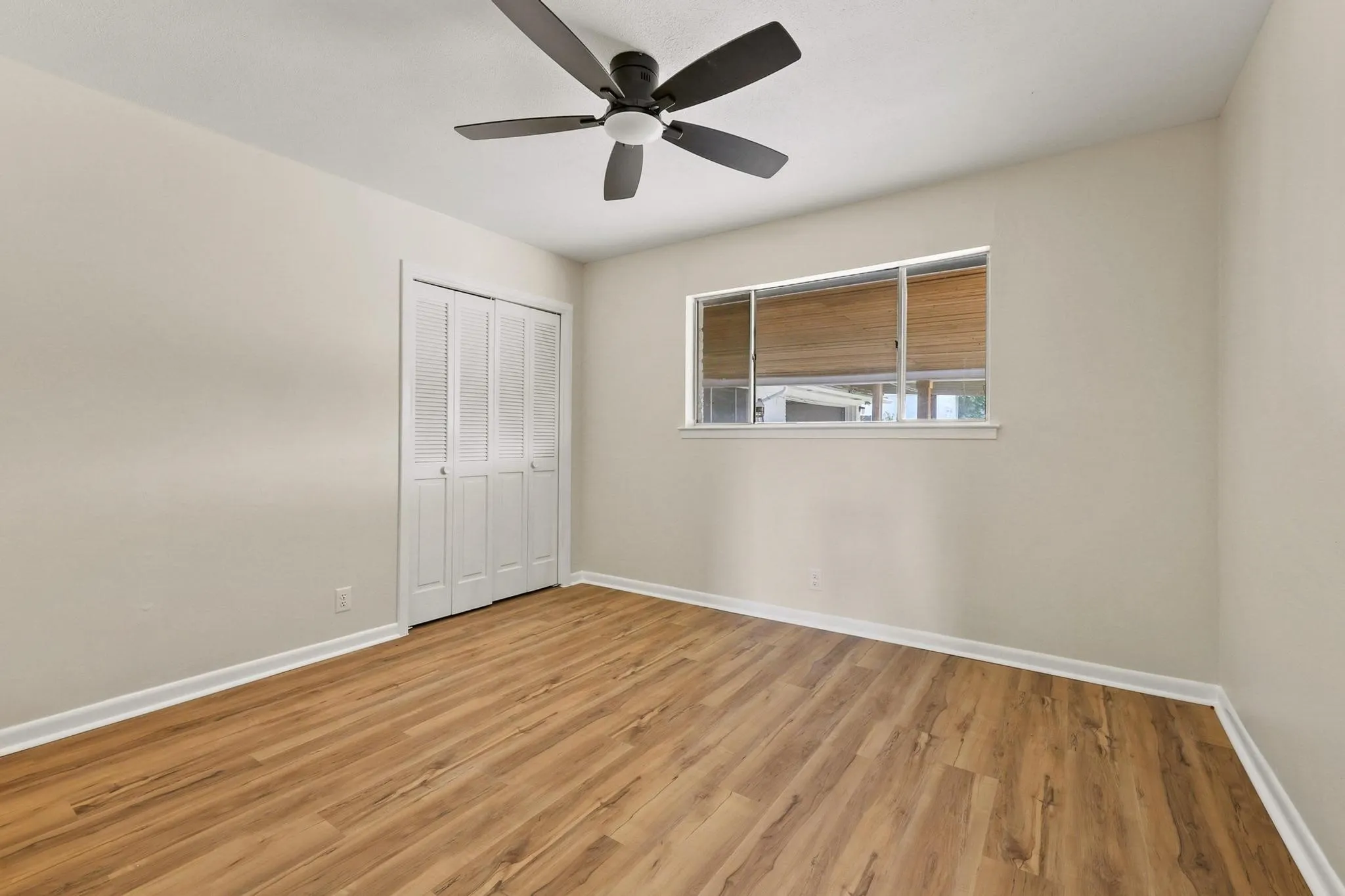 Single Family Residence For Sale in Grayson County , 2505 Meadows Lane, Sherman, Texas 75092, 4 Bedroom, 3 Bathroom, 2 Garage spaces, 2,284 Sqft, built in 1966, mls#21290993, Real Estate Agent in Sherman, Homes For Sale in Grayson county, Homes For Sale in Sherman, Realtor in Sherman Texas, Real Estate Brokerage Independent Realty Texas, Luminita Cordes Realtor