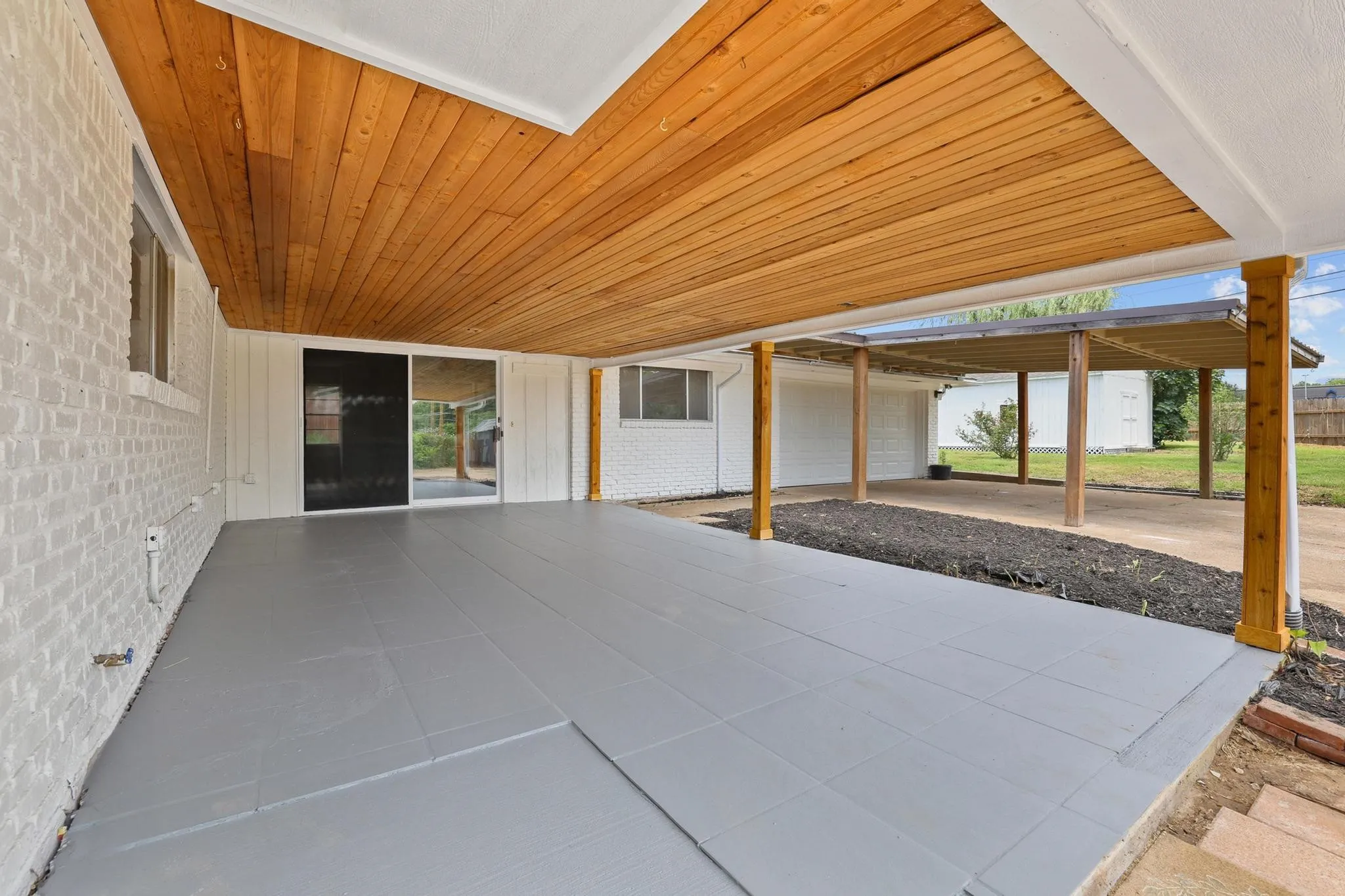 Single Family Residence For Sale in Grayson County , 2505 Meadows Lane, Sherman, Texas 75092, 4 Bedroom, 3 Bathroom, 2 Garage spaces, 2,284 Sqft, built in 1966, mls#21290993, Real Estate Agent in Sherman, Homes For Sale in Grayson county, Homes For Sale in Sherman, Realtor in Sherman Texas, Real Estate Brokerage Independent Realty Texas, Luminita Cordes Realtor