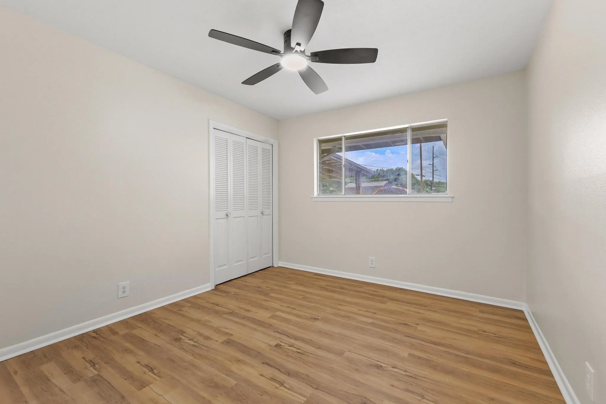 Single Family Residence For Sale in Grayson County , 2505 Meadows Lane, Sherman, Texas 75092, 4 Bedroom, 3 Bathroom, 2 Garage spaces, 2,284 Sqft, built in 1966, mls#21290993, Real Estate Agent in Sherman, Homes For Sale in Grayson county, Homes For Sale in Sherman, Realtor in Sherman Texas, Real Estate Brokerage Independent Realty Texas, Luminita Cordes Realtor