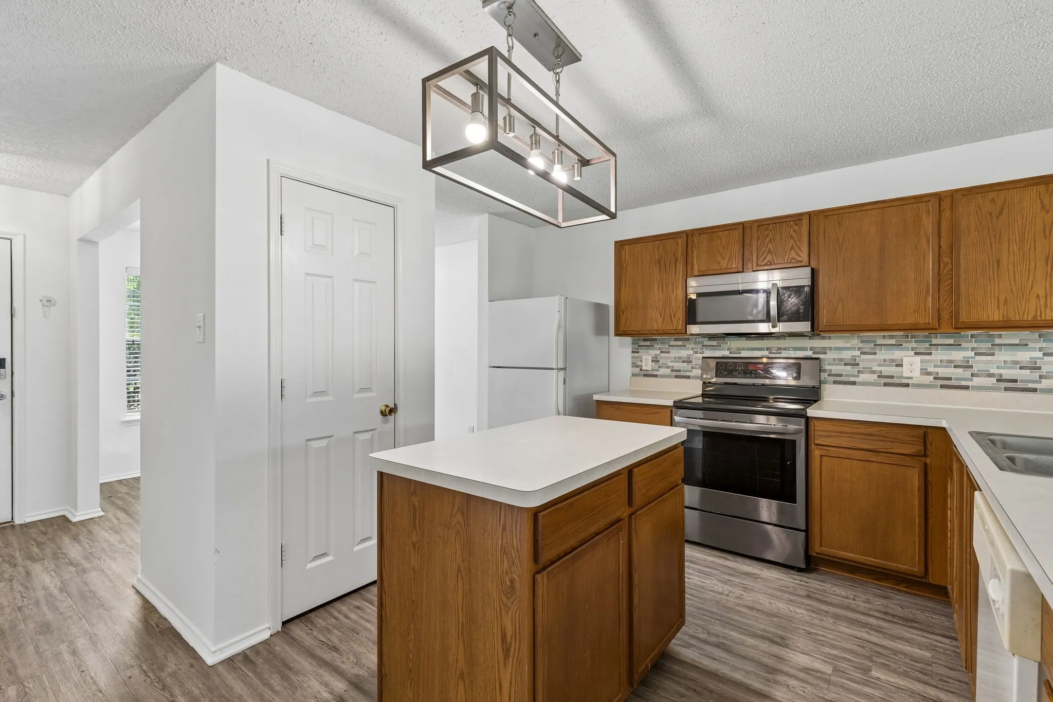 Single Family Residence For Sale in Collin County , 1109 Post Oak Trail, Anna, Texas 75409, 3 Bedroom, 2 Bathroom, 2 Garage spaces, 1,370 Sqft, built in 2002, mls#21287357, Real Estate Agent in Anna, Homes For Sale in Collin county, Homes For Sale in Anna, Realtor in Anna Texas, Real Estate Brokerage Independent Realty Texas, Luminita Cordes Realtor