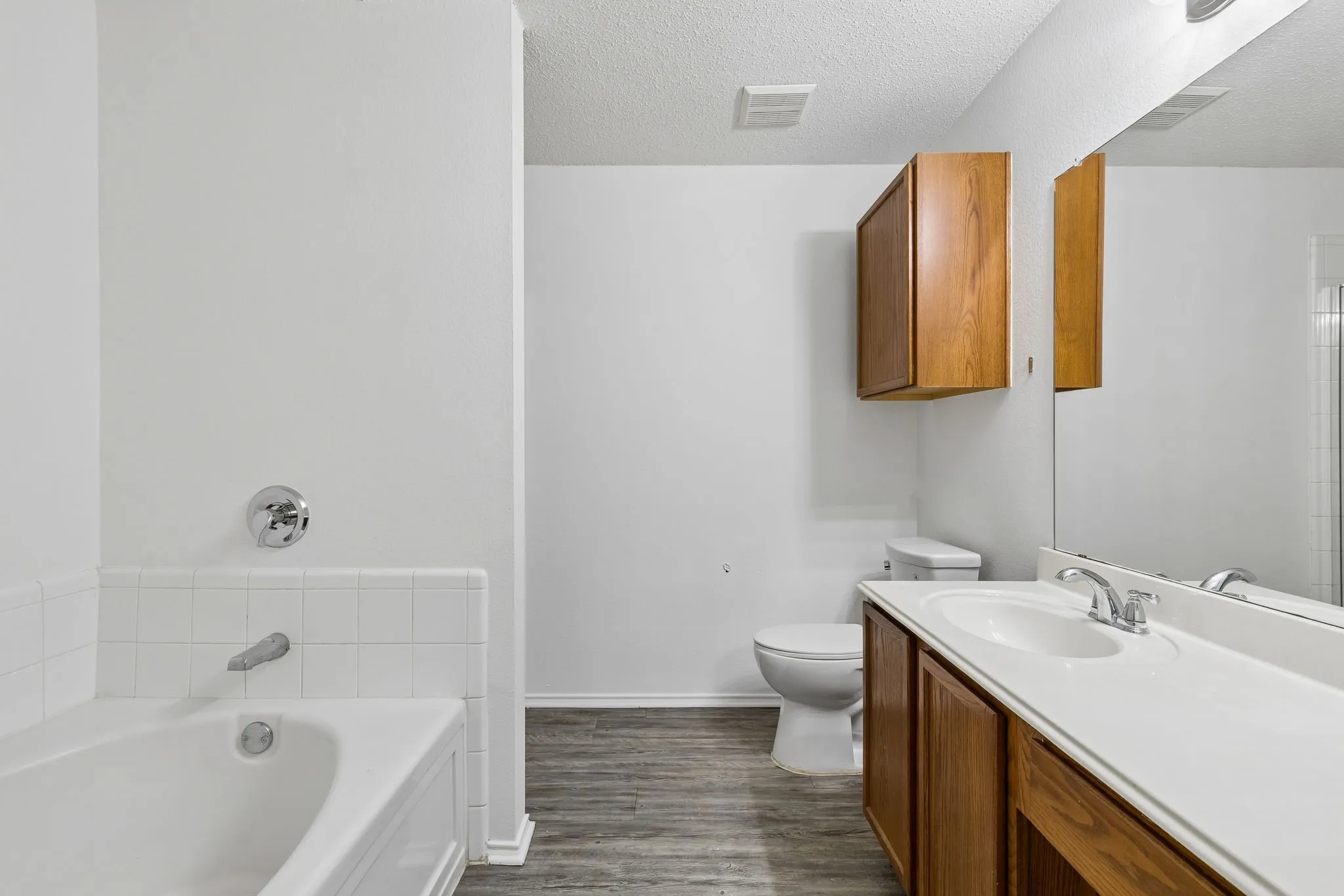 Primary Ensuite Bath