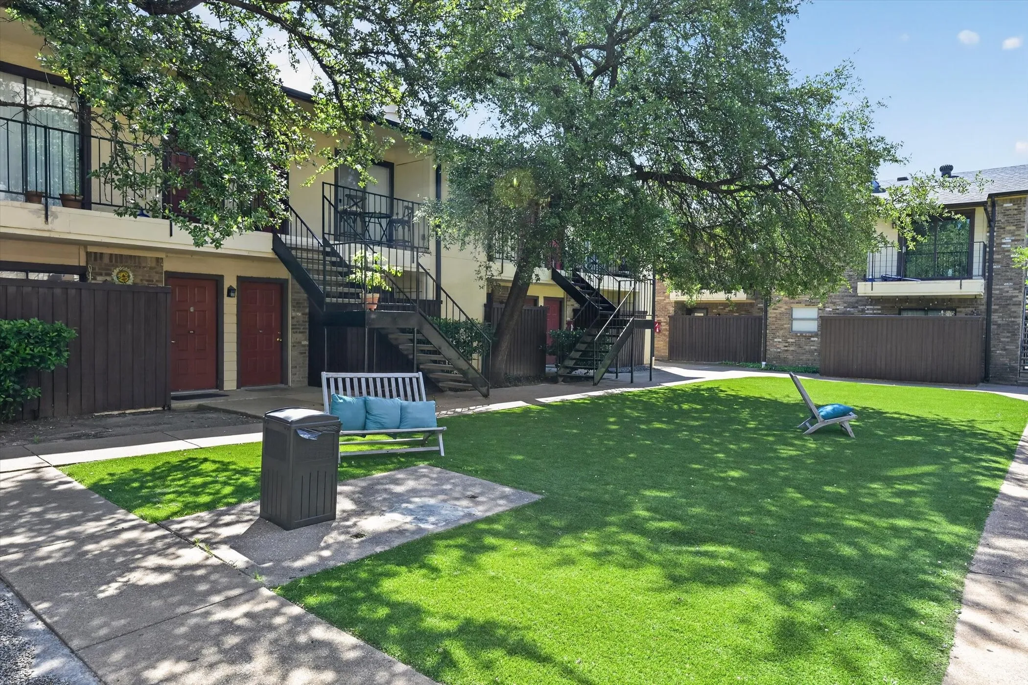Condominium For Sale in Dallas County , 1810 N Garrett Avenue 124, Dallas, Texas 75206, 1 Bedroom, 1 Bathroom, Garage spaces, 511 Sqft, built in 1983, mls#21277654, Real Estate Agent in Dallas, Homes For Sale in Dallas county, Homes For Sale in Dallas, Realtor in Dallas Texas, Real Estate Brokerage Independent Realty Texas, Luminita Cordes Realtor