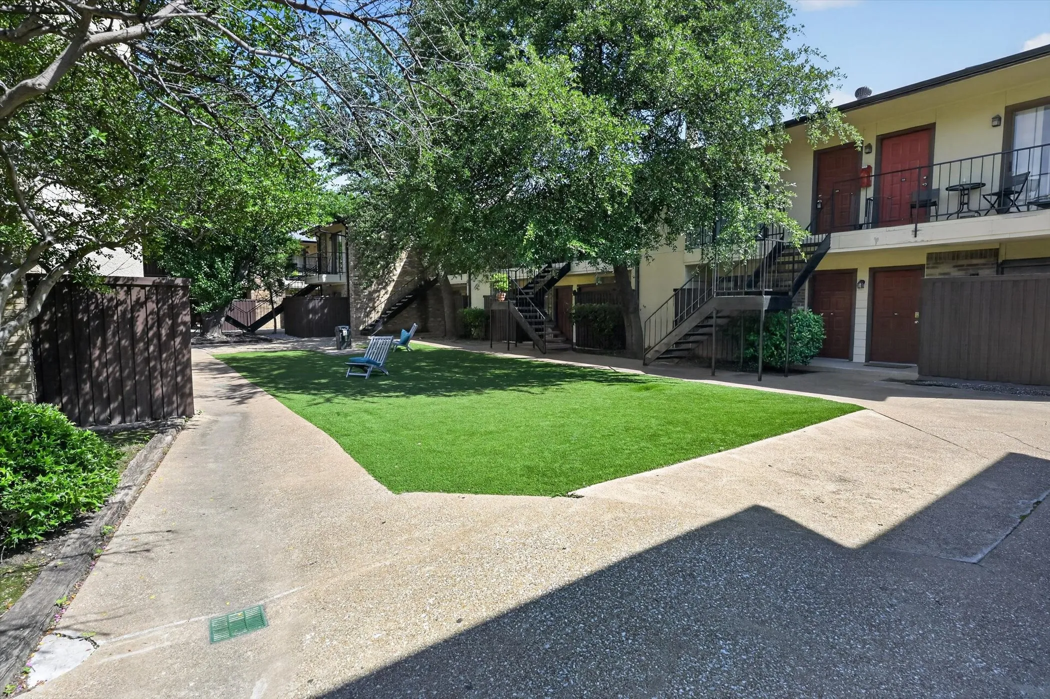 Condominium For Sale in Dallas County , 1810 N Garrett Avenue 124, Dallas, Texas 75206, 1 Bedroom, 1 Bathroom, Garage spaces, 511 Sqft, built in 1983, mls#21277654, Real Estate Agent in Dallas, Homes For Sale in Dallas county, Homes For Sale in Dallas, Realtor in Dallas Texas, Real Estate Brokerage Independent Realty Texas, Luminita Cordes Realtor