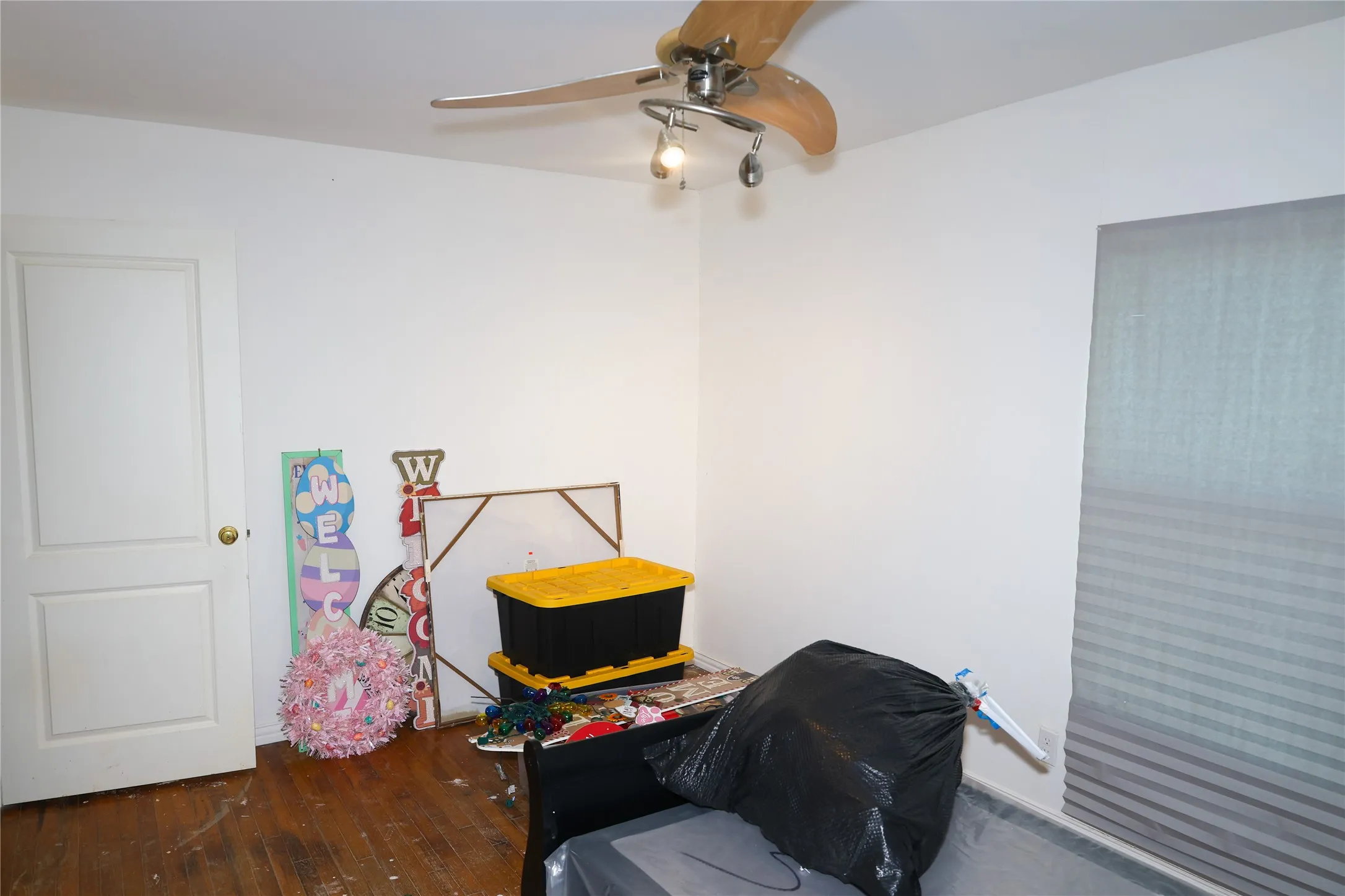 Single Family Residence For Sale in Tarrant County , 8101 Julie Avenue, Fort Worth, Texas 76116, 3 Bedroom, 2 Bathroom, Garage spaces, 1,355 Sqft, built in 1955, mls#21290438, Real Estate Agent in Fort Worth, Homes For Sale in Tarrant county, Homes For Sale in Fort Worth, Realtor in Fort Worth Texas, Real Estate Brokerage Independent Realty Texas, Luminita Cordes Realtor
