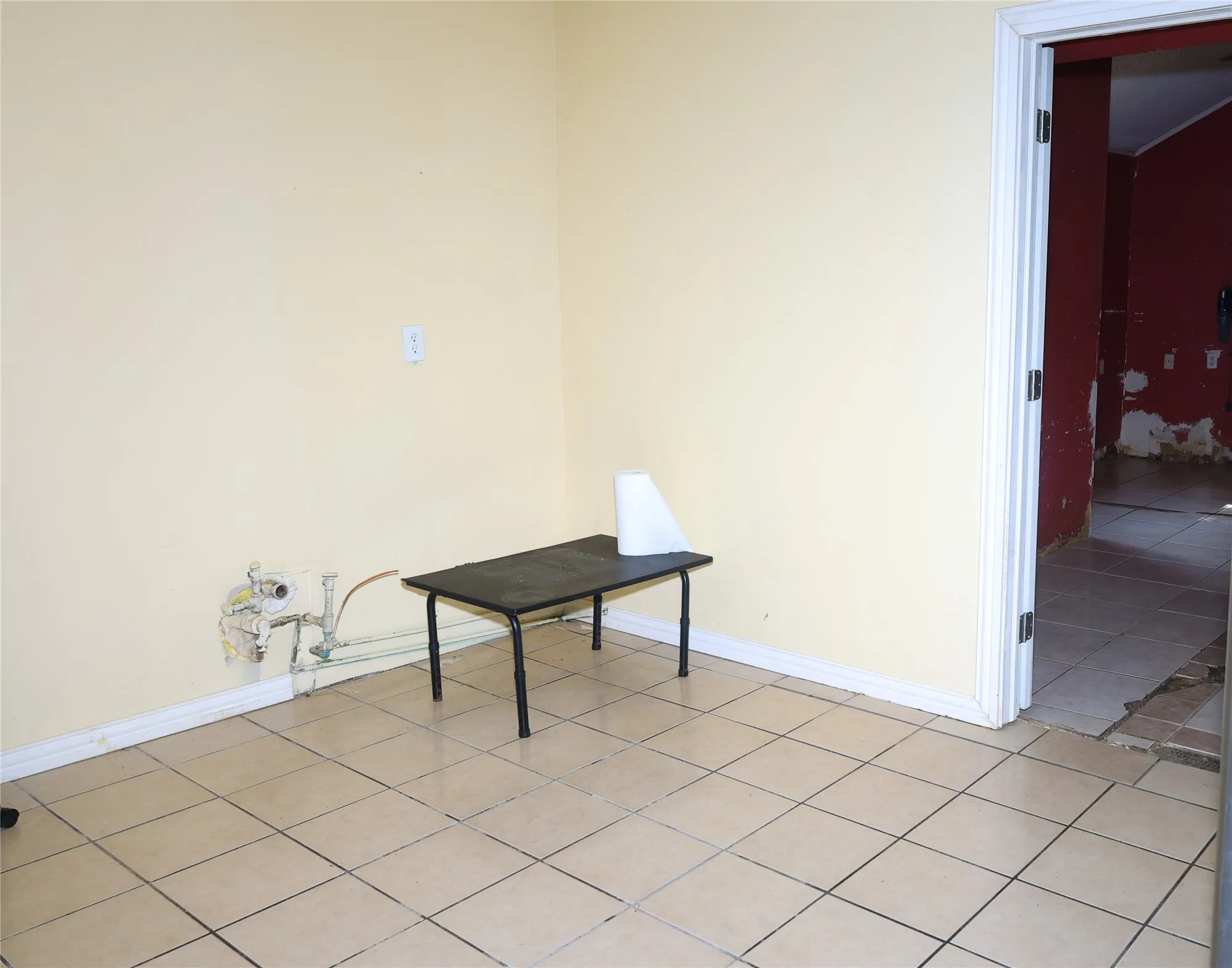 Single Family Residence For Sale in Tarrant County , 8101 Julie Avenue, Fort Worth, Texas 76116, 3 Bedroom, 2 Bathroom, Garage spaces, 1,355 Sqft, built in 1955, mls#21290438, Real Estate Agent in Fort Worth, Homes For Sale in Tarrant county, Homes For Sale in Fort Worth, Realtor in Fort Worth Texas, Real Estate Brokerage Independent Realty Texas, Luminita Cordes Realtor