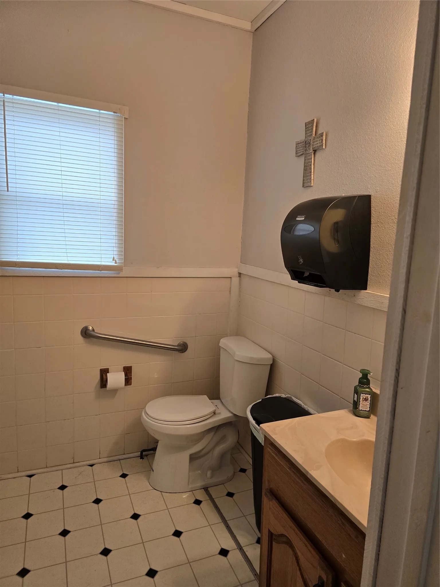 Business For Sale in Eastland County , 1200 W Main Street, Eastland, Texas 76448, 0, 0, Garage spaces, 0 Sqft, built in 1940, mls#21291660, Real Estate Agent in Eastland, Homes For Sale in Eastland county, Homes For Sale in Eastland, Realtor in Eastland Texas, Real Estate Brokerage Independent Realty Texas, Luminita Cordes Realtor