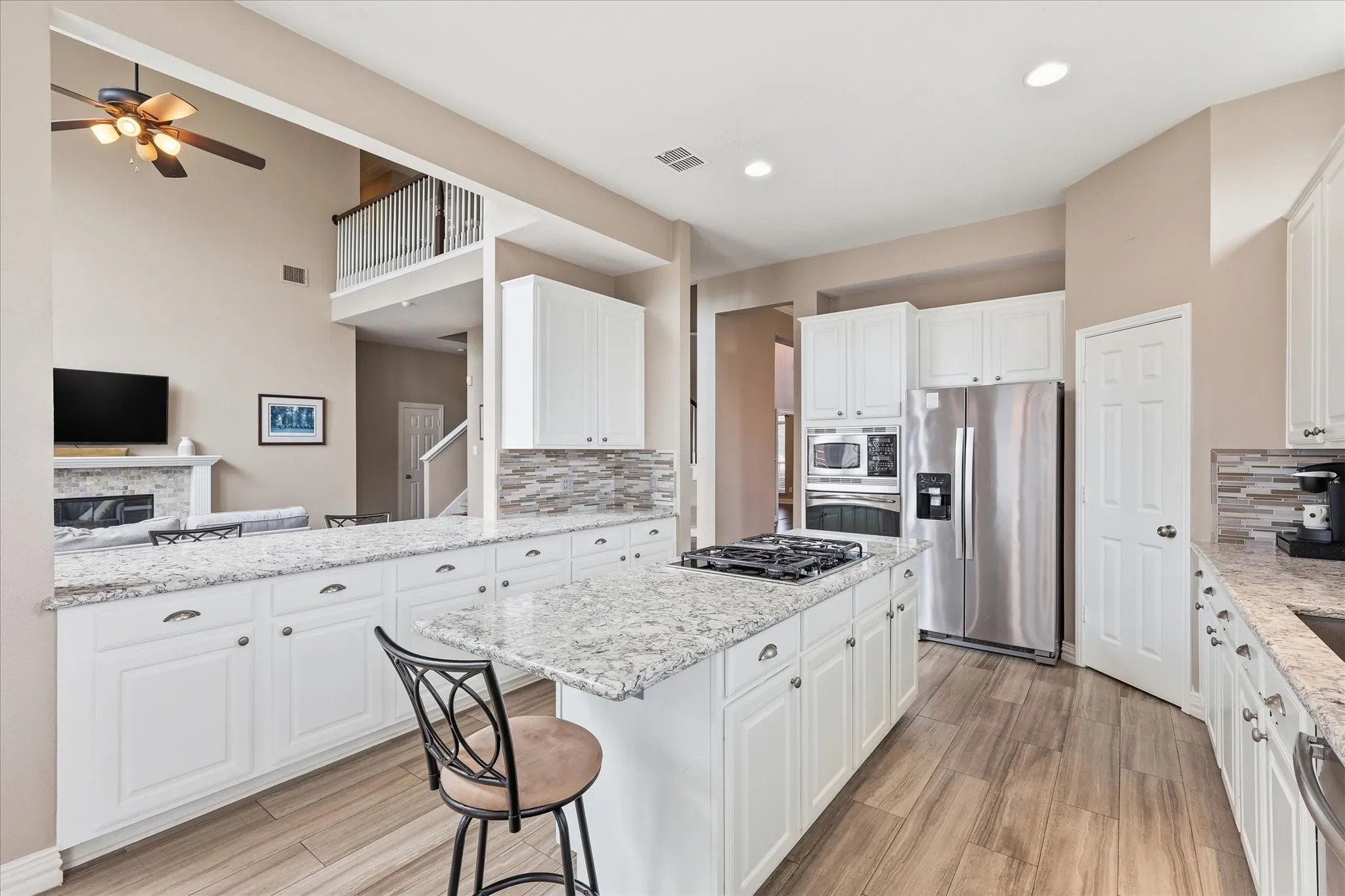 Single Family Residence For Sale in Tarrant County , 8412 Island Court, Fort Worth, Texas 76137, 5 Bedroom, 4 Bathroom, 2 Garage spaces, 3,846 Sqft, built in 2001, mls#21291422, Real Estate Agent in Fort Worth, Homes For Sale in Tarrant county, Homes For Sale in Fort Worth, Realtor in Fort Worth Texas, Real Estate Brokerage Independent Realty Texas, Luminita Cordes Realtor