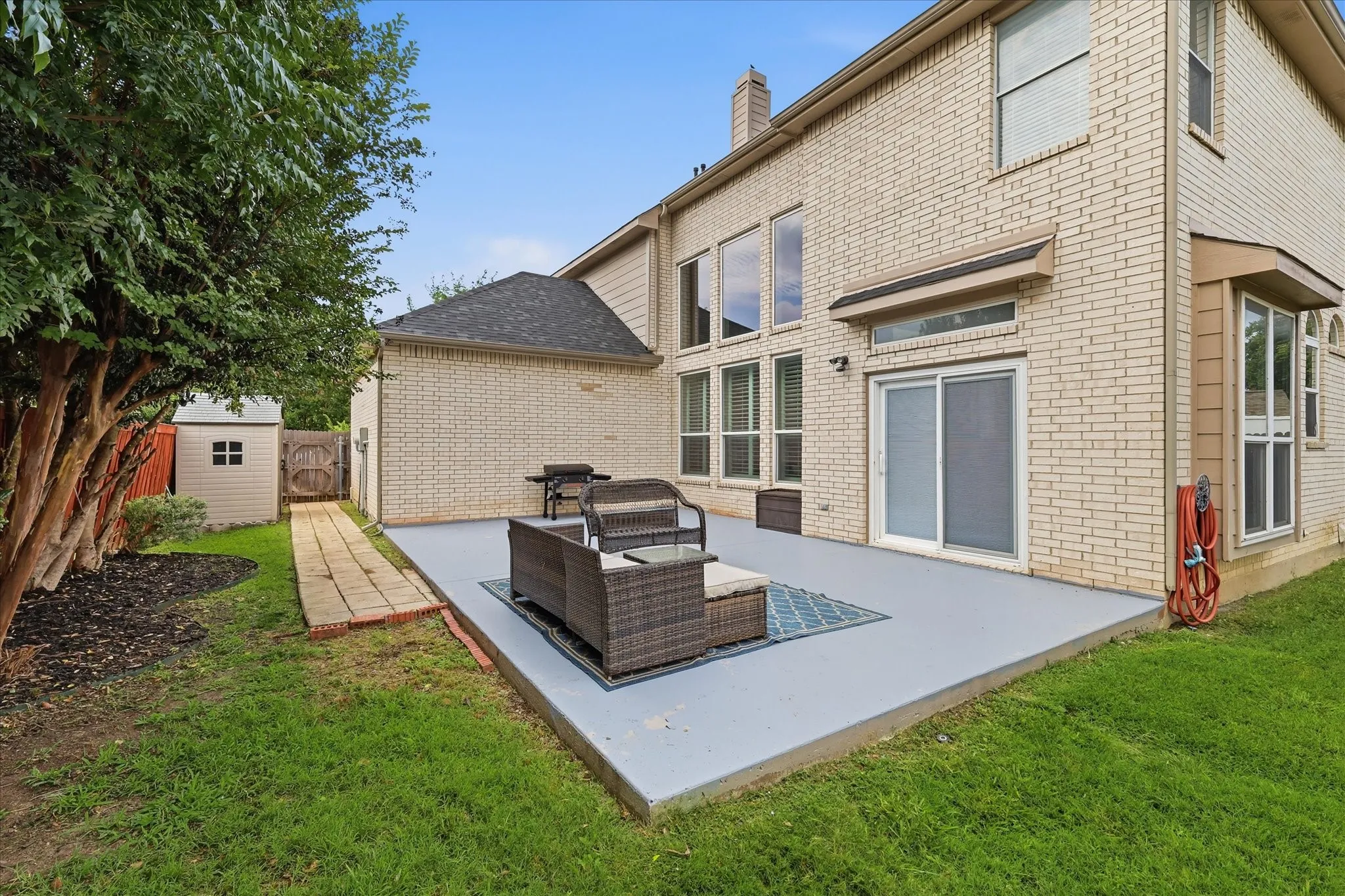 Single Family Residence For Sale in Tarrant County , 8412 Island Court, Fort Worth, Texas 76137, 5 Bedroom, 4 Bathroom, 2 Garage spaces, 3,846 Sqft, built in 2001, mls#21291422, Real Estate Agent in Fort Worth, Homes For Sale in Tarrant county, Homes For Sale in Fort Worth, Realtor in Fort Worth Texas, Real Estate Brokerage Independent Realty Texas, Luminita Cordes Realtor