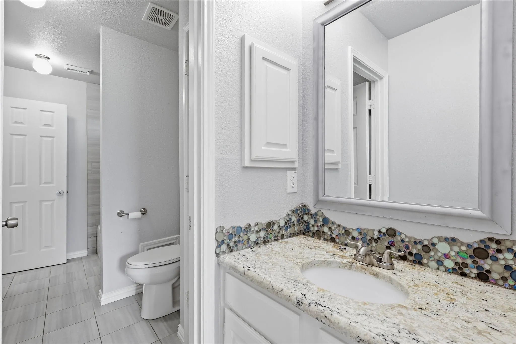 Single Family Residence For Sale in Tarrant County , 8412 Island Court, Fort Worth, Texas 76137, 5 Bedroom, 4 Bathroom, 2 Garage spaces, 3,846 Sqft, built in 2001, mls#21291422, Real Estate Agent in Fort Worth, Homes For Sale in Tarrant county, Homes For Sale in Fort Worth, Realtor in Fort Worth Texas, Real Estate Brokerage Independent Realty Texas, Luminita Cordes Realtor