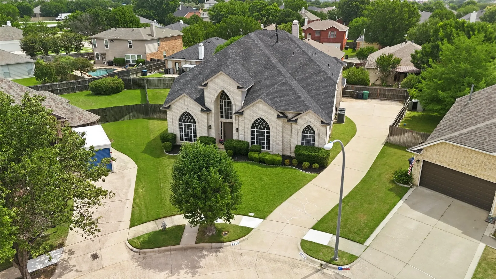 Single Family Residence For Sale in Tarrant County , 8412 Island Court, Fort Worth, Texas 76137, 5 Bedroom, 4 Bathroom, 2 Garage spaces, 3,846 Sqft, built in 2001, mls#21291422, Real Estate Agent in Fort Worth, Homes For Sale in Tarrant county, Homes For Sale in Fort Worth, Realtor in Fort Worth Texas, Real Estate Brokerage Independent Realty Texas, Luminita Cordes Realtor