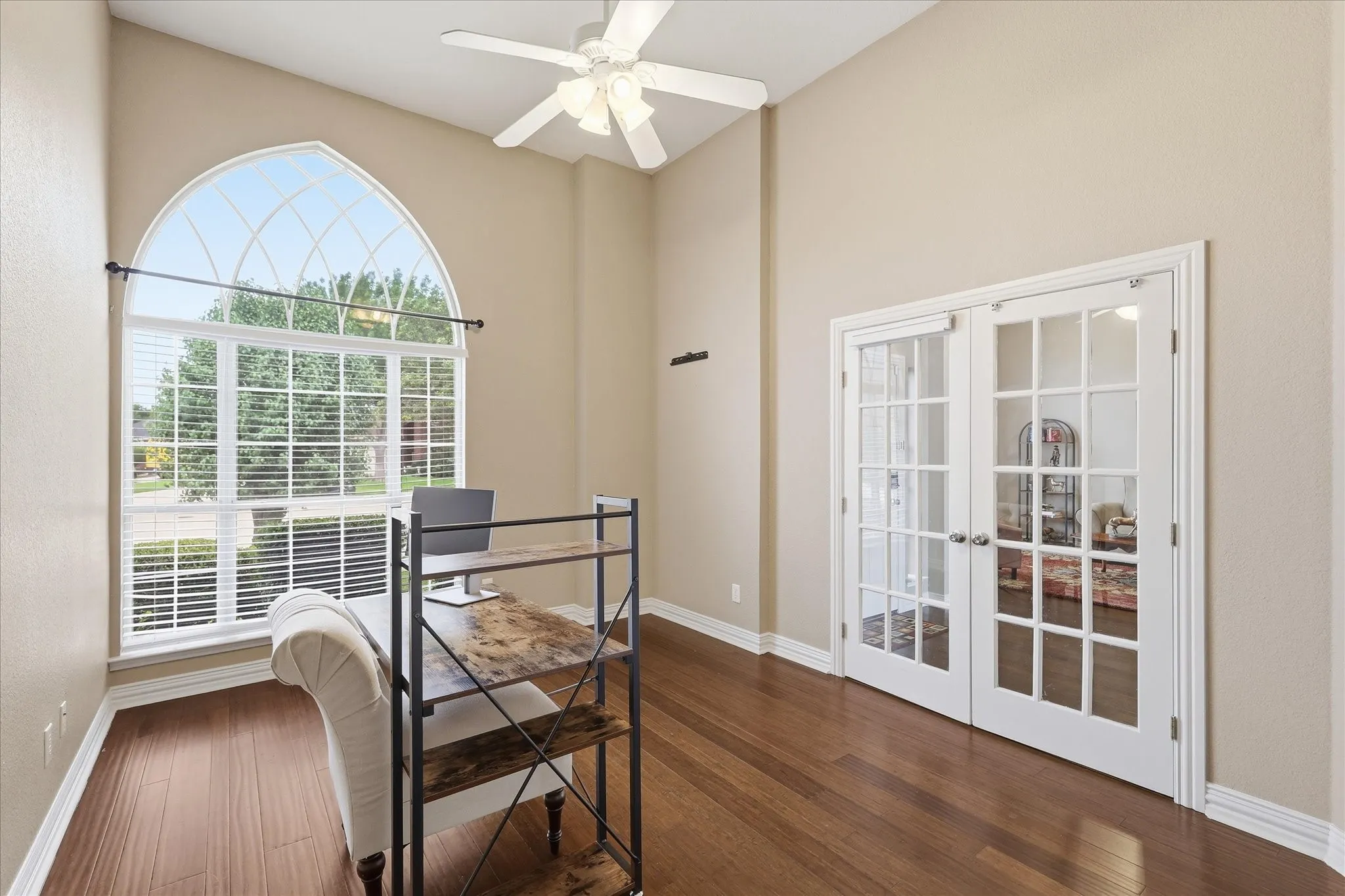 Single Family Residence For Sale in Tarrant County , 8412 Island Court, Fort Worth, Texas 76137, 5 Bedroom, 4 Bathroom, 2 Garage spaces, 3,846 Sqft, built in 2001, mls#21291422, Real Estate Agent in Fort Worth, Homes For Sale in Tarrant county, Homes For Sale in Fort Worth, Realtor in Fort Worth Texas, Real Estate Brokerage Independent Realty Texas, Luminita Cordes Realtor