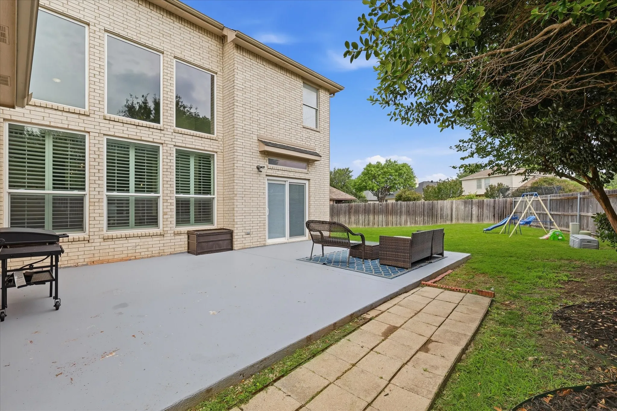 Single Family Residence For Sale in Tarrant County , 8412 Island Court, Fort Worth, Texas 76137, 5 Bedroom, 4 Bathroom, 2 Garage spaces, 3,846 Sqft, built in 2001, mls#21291422, Real Estate Agent in Fort Worth, Homes For Sale in Tarrant county, Homes For Sale in Fort Worth, Realtor in Fort Worth Texas, Real Estate Brokerage Independent Realty Texas, Luminita Cordes Realtor