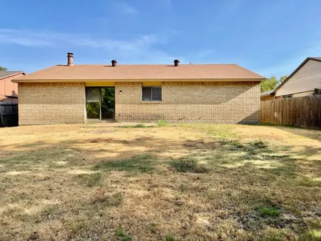 Single Family Residence For Rent in Tarrant County , 4020 Blue Flag Lane, Fort Worth, Texas 76137, 3 Bedroom, 2 Bathroom, 2 Garage spaces, 1,454 Sqft, built in 1978, mls#21291677, Real Estate Agent in Fort Worth, Homes For Rent in Tarrant county, Homes For Rent in Fort Worth, Realtor in Fort Worth Texas, Real Estate Brokerage Independent Realty Texas, Luminita Cordes Realtor