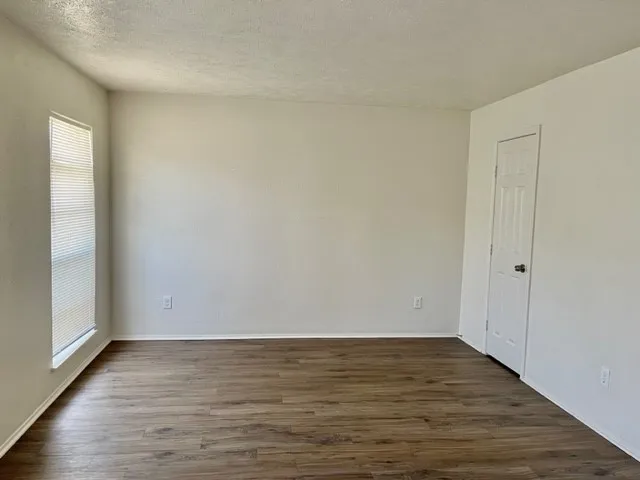 Single Family Residence For Rent in Tarrant County , 4020 Blue Flag Lane, Fort Worth, Texas 76137, 3 Bedroom, 2 Bathroom, 2 Garage spaces, 1,454 Sqft, built in 1978, mls#21291677, Real Estate Agent in Fort Worth, Homes For Rent in Tarrant county, Homes For Rent in Fort Worth, Realtor in Fort Worth Texas, Real Estate Brokerage Independent Realty Texas, Luminita Cordes Realtor