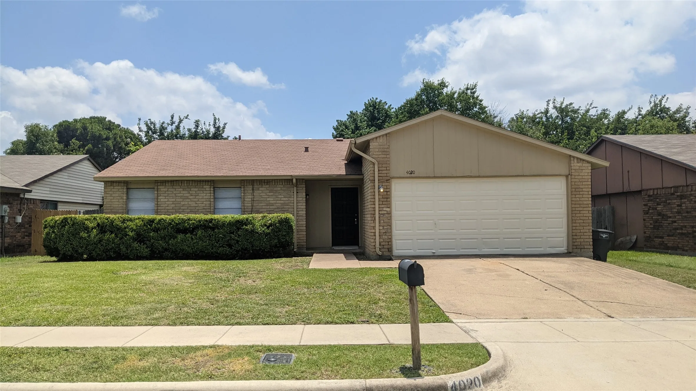 Single Family Residence For Rent in Tarrant County , 4020 Blue Flag Lane, Fort Worth, Texas 76137, 3 Bedroom, 2 Bathroom, 2 Garage spaces, 1,454 Sqft, built in 1978, mls#21291677, Real Estate Agent in Fort Worth, Homes For Rent in Tarrant county, Homes For Rent in Fort Worth, Realtor in Fort Worth Texas, Real Estate Brokerage Independent Realty Texas, Luminita Cordes Realtor