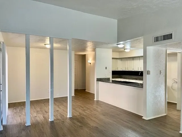 Single Family Residence For Rent in Tarrant County , 4020 Blue Flag Lane, Fort Worth, Texas 76137, 3 Bedroom, 2 Bathroom, 2 Garage spaces, 1,454 Sqft, built in 1978, mls#21291677, Real Estate Agent in Fort Worth, Homes For Rent in Tarrant county, Homes For Rent in Fort Worth, Realtor in Fort Worth Texas, Real Estate Brokerage Independent Realty Texas, Luminita Cordes Realtor