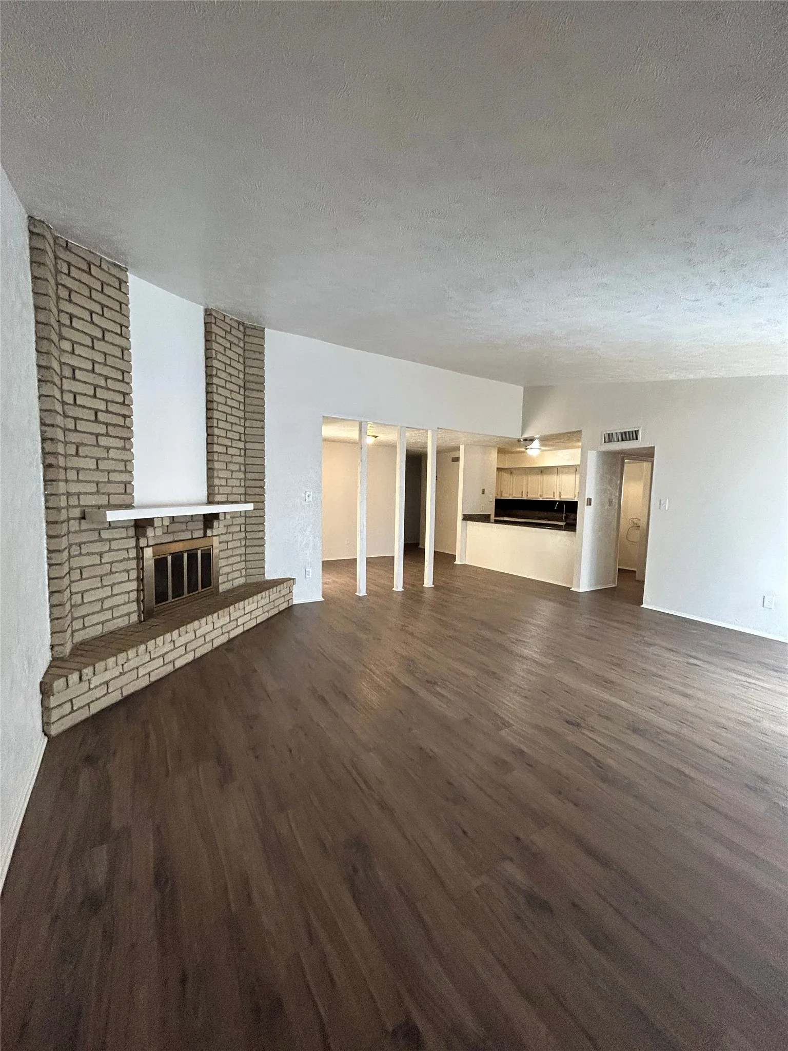Single Family Residence For Rent in Tarrant County , 4020 Blue Flag Lane, Fort Worth, Texas 76137, 3 Bedroom, 2 Bathroom, 2 Garage spaces, 1,454 Sqft, built in 1978, mls#21291677, Real Estate Agent in Fort Worth, Homes For Rent in Tarrant county, Homes For Rent in Fort Worth, Realtor in Fort Worth Texas, Real Estate Brokerage Independent Realty Texas, Luminita Cordes Realtor