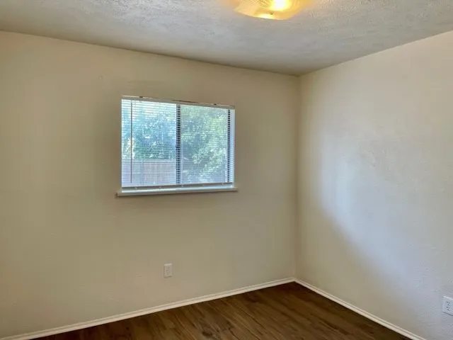 Single Family Residence For Rent in Tarrant County , 4020 Blue Flag Lane, Fort Worth, Texas 76137, 3 Bedroom, 2 Bathroom, 2 Garage spaces, 1,454 Sqft, built in 1978, mls#21291677, Real Estate Agent in Fort Worth, Homes For Rent in Tarrant county, Homes For Rent in Fort Worth, Realtor in Fort Worth Texas, Real Estate Brokerage Independent Realty Texas, Luminita Cordes Realtor