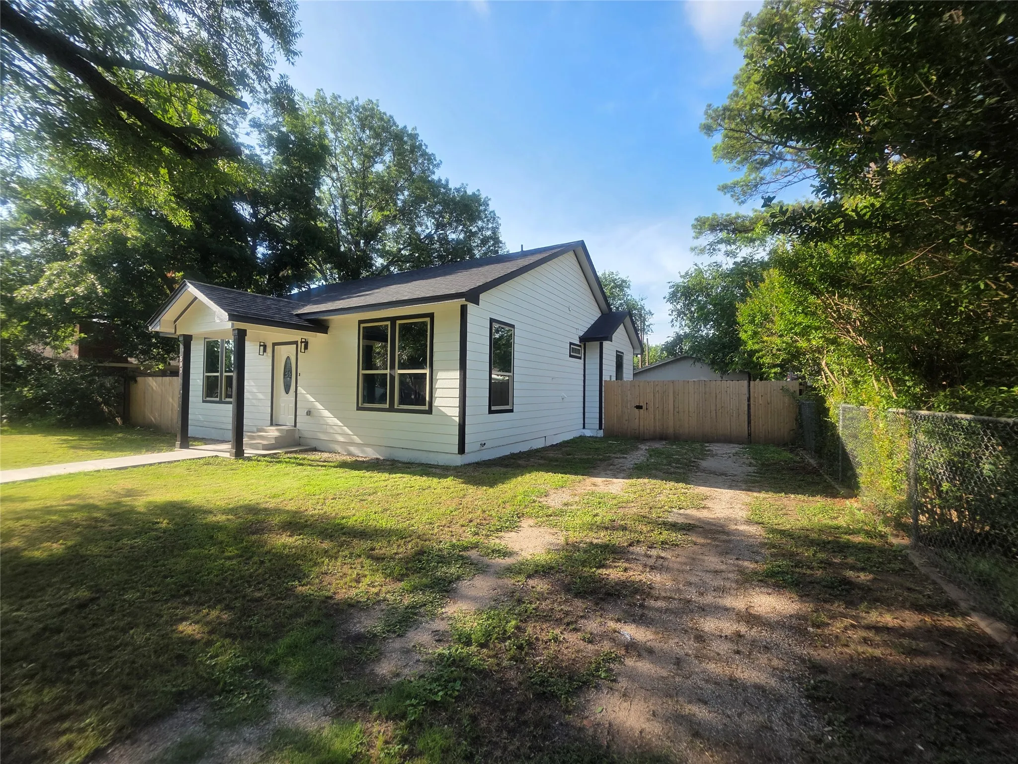 Single Family Residence For Sale in Young County , 503 W Elm Street, Olney, Texas 76374, 3 Bedrooms, 2 Bathrooms, Garage spaces, 1,352 Sqft, built in 2025, Price $279,900, mls#21291695, Real Estate Agent in Olney, Homes For Sale in Young county, Homes For Sale in Olney, Realtor in Olney Texas, Real Estate Brokerage Independent Realty Texas, Luminita Cordes Realtor