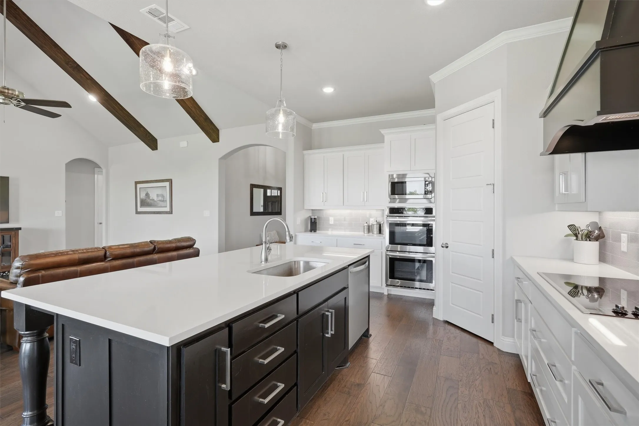 Single Family Residence For Sale in Wise County , 917 County Road 2175, Decatur, Texas 76234, 4 Bedroom, 3 Bathroom, 3 Garage spaces, 2,752 Sqft, built in 2021, mls#21290725, Real Estate Agent in Decatur, Homes For Sale in Wise county, Homes For Sale in Decatur, Realtor in Decatur Texas, Real Estate Brokerage Independent Realty Texas, Luminita Cordes Realtor