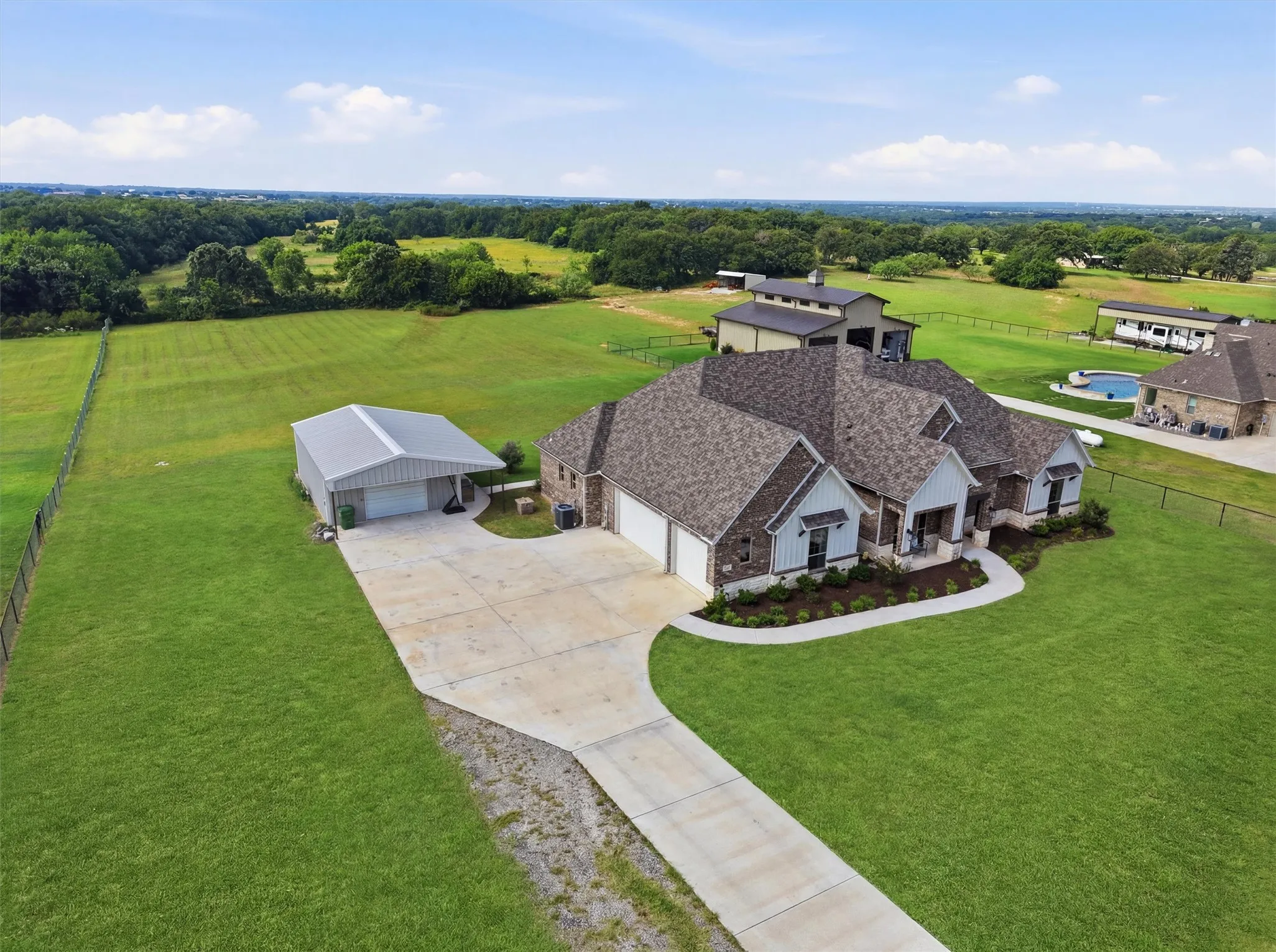 Single Family Residence For Sale in Wise County , 917 County Road 2175, Decatur, Texas 76234, 4 Bedroom, 3 Bathroom, 3 Garage spaces, 2,752 Sqft, built in 2021, mls#21290725, Real Estate Agent in Decatur, Homes For Sale in Wise county, Homes For Sale in Decatur, Realtor in Decatur Texas, Real Estate Brokerage Independent Realty Texas, Luminita Cordes Realtor