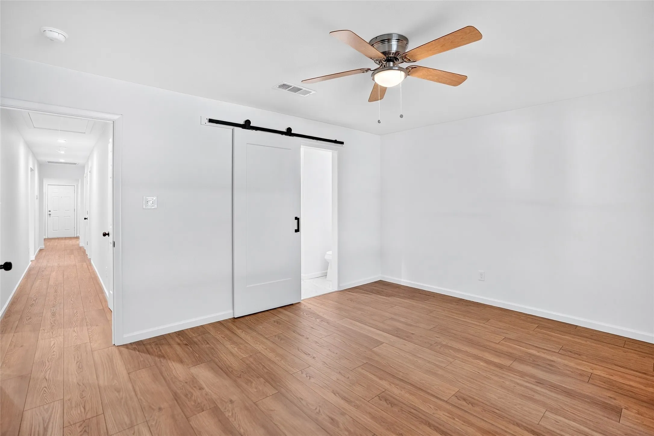 Duplex For Sale in Tarrant County , 5308 South Drive, Fort Worth, Texas 76132, 6 Bedroom, 4 Bathroom, 2 Garage spaces, 0 Sqft, built in 1970, mls#21289613, Real Estate Agent in Fort Worth, Homes For Sale in Tarrant county, Homes For Sale in Fort Worth, Realtor in Fort Worth Texas, Real Estate Brokerage Independent Realty Texas, Luminita Cordes Realtor