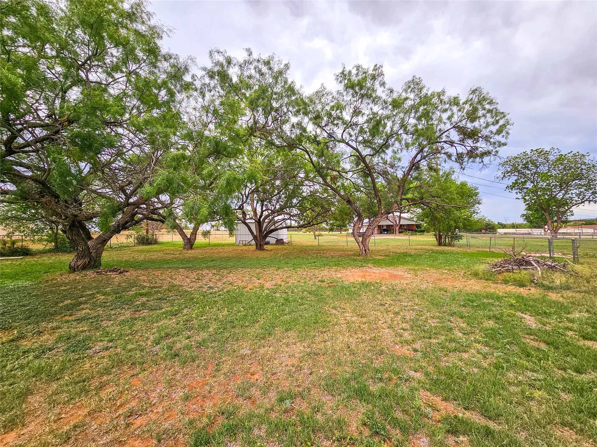 Single Family Residence For Sale in Nolan County , 1002 Ridgecrest Street, Sweetwater, Texas 79556, 3 Bedroom, 2 Bathroom, 2 Garage spaces, 1,745 Sqft, built in 1990, mls#21291179, Real Estate Agent in Sweetwater, Homes For Sale in Nolan county, Homes For Sale in Sweetwater, Realtor in Sweetwater Texas, Real Estate Brokerage Independent Realty Texas, Luminita Cordes Realtor
