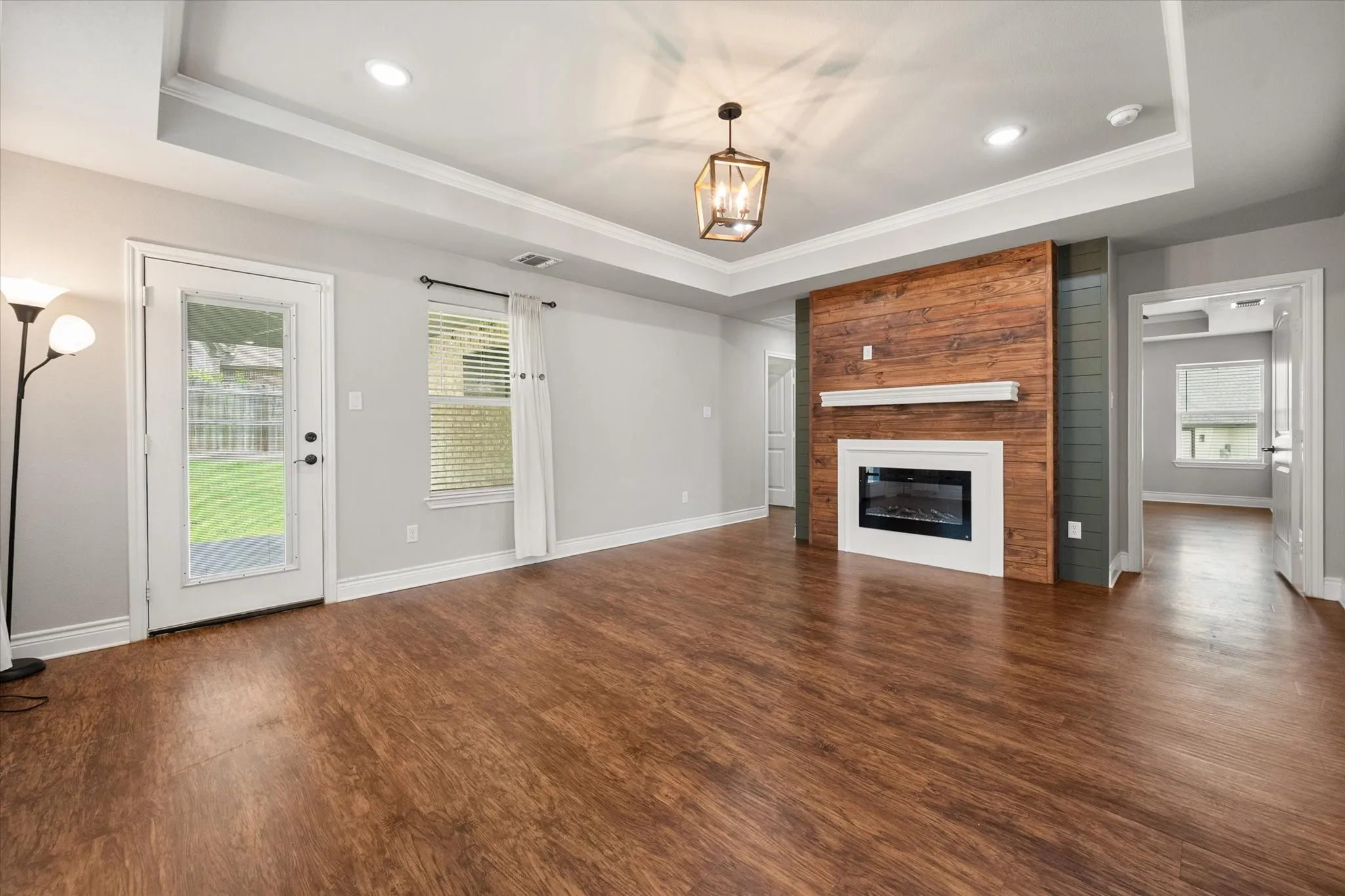 Single Family Residence For Sale in Hood County , 2514 San Gabriel Drive, Granbury, Texas 76048, 3 Bedroom, 2 Bathroom, 2 Garage spaces, 1,478 Sqft, built in 2021, mls#21291689, Real Estate Agent in Granbury, Homes For Sale in Hood county, Homes For Sale in Granbury, Realtor in Granbury Texas, Real Estate Brokerage Independent Realty Texas, Luminita Cordes Realtor