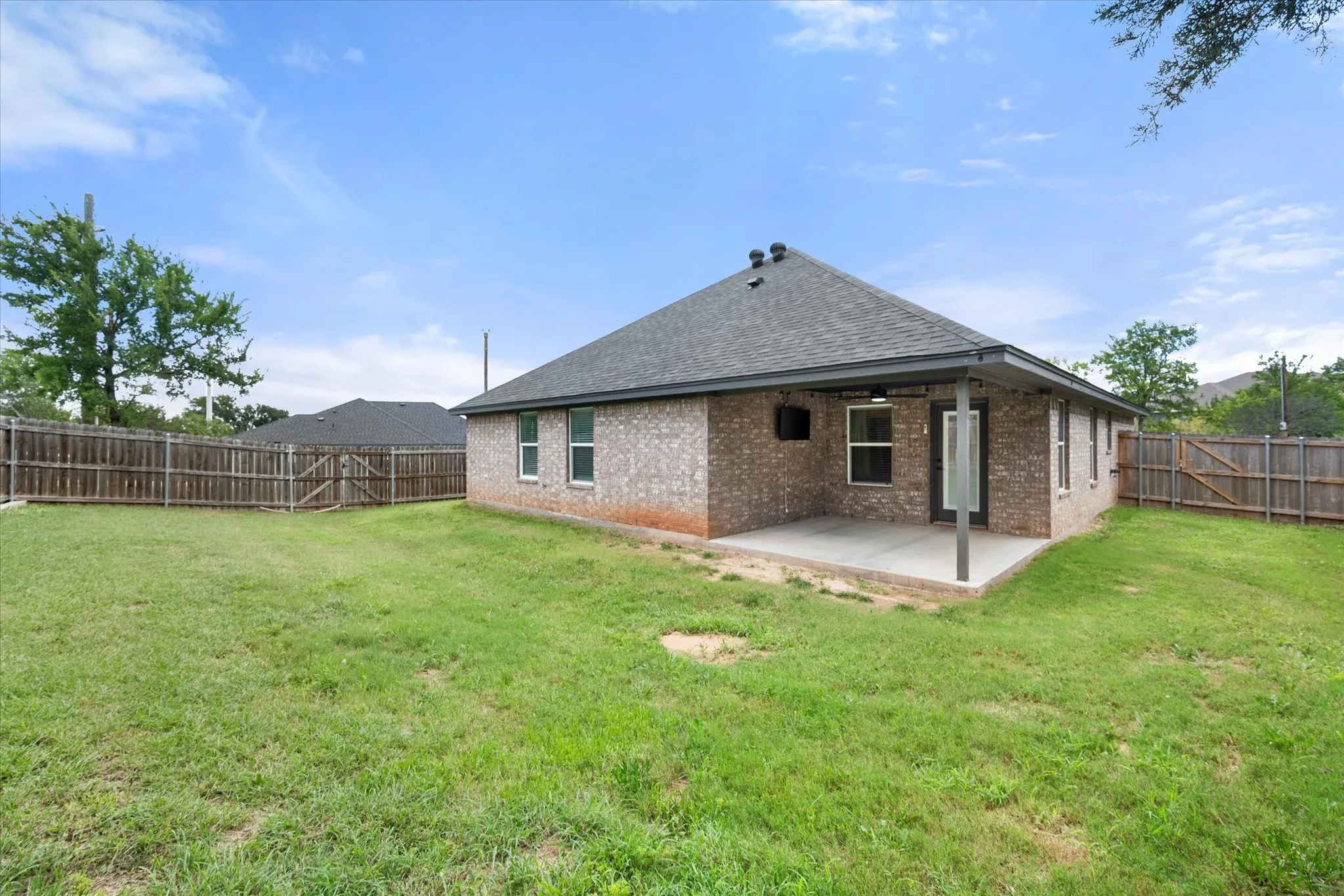 Single Family Residence For Sale in Hood County , 2514 San Gabriel Drive, Granbury, Texas 76048, 3 Bedroom, 2 Bathroom, 2 Garage spaces, 1,478 Sqft, built in 2021, mls#21291689, Real Estate Agent in Granbury, Homes For Sale in Hood county, Homes For Sale in Granbury, Realtor in Granbury Texas, Real Estate Brokerage Independent Realty Texas, Luminita Cordes Realtor