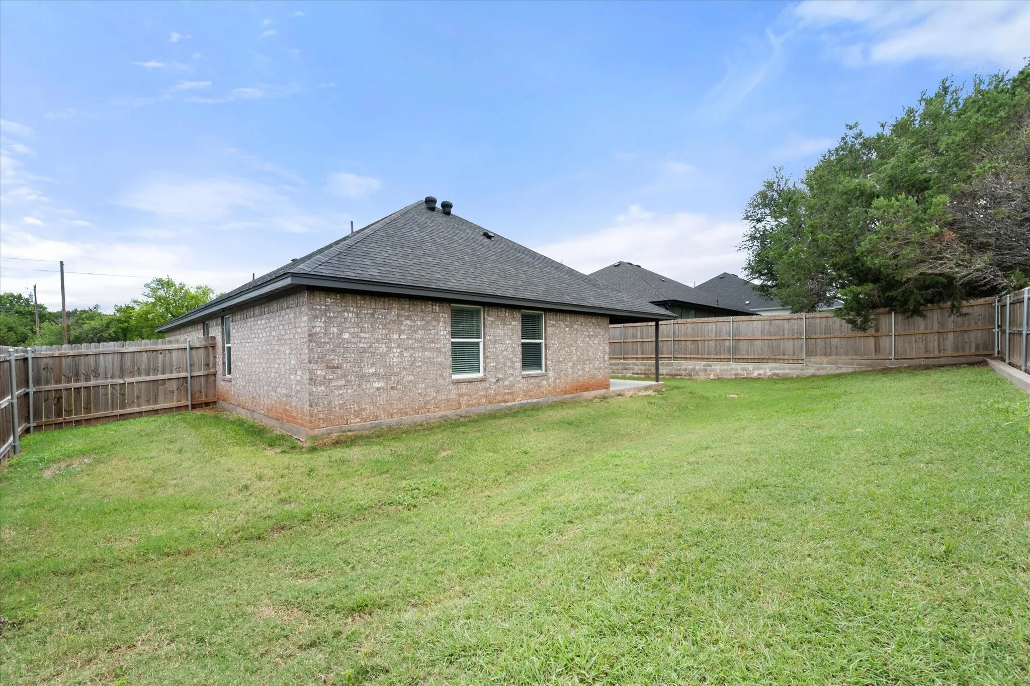 Single Family Residence For Sale in Hood County , 2514 San Gabriel Drive, Granbury, Texas 76048, 3 Bedroom, 2 Bathroom, 2 Garage spaces, 1,478 Sqft, built in 2021, mls#21291689, Real Estate Agent in Granbury, Homes For Sale in Hood county, Homes For Sale in Granbury, Realtor in Granbury Texas, Real Estate Brokerage Independent Realty Texas, Luminita Cordes Realtor