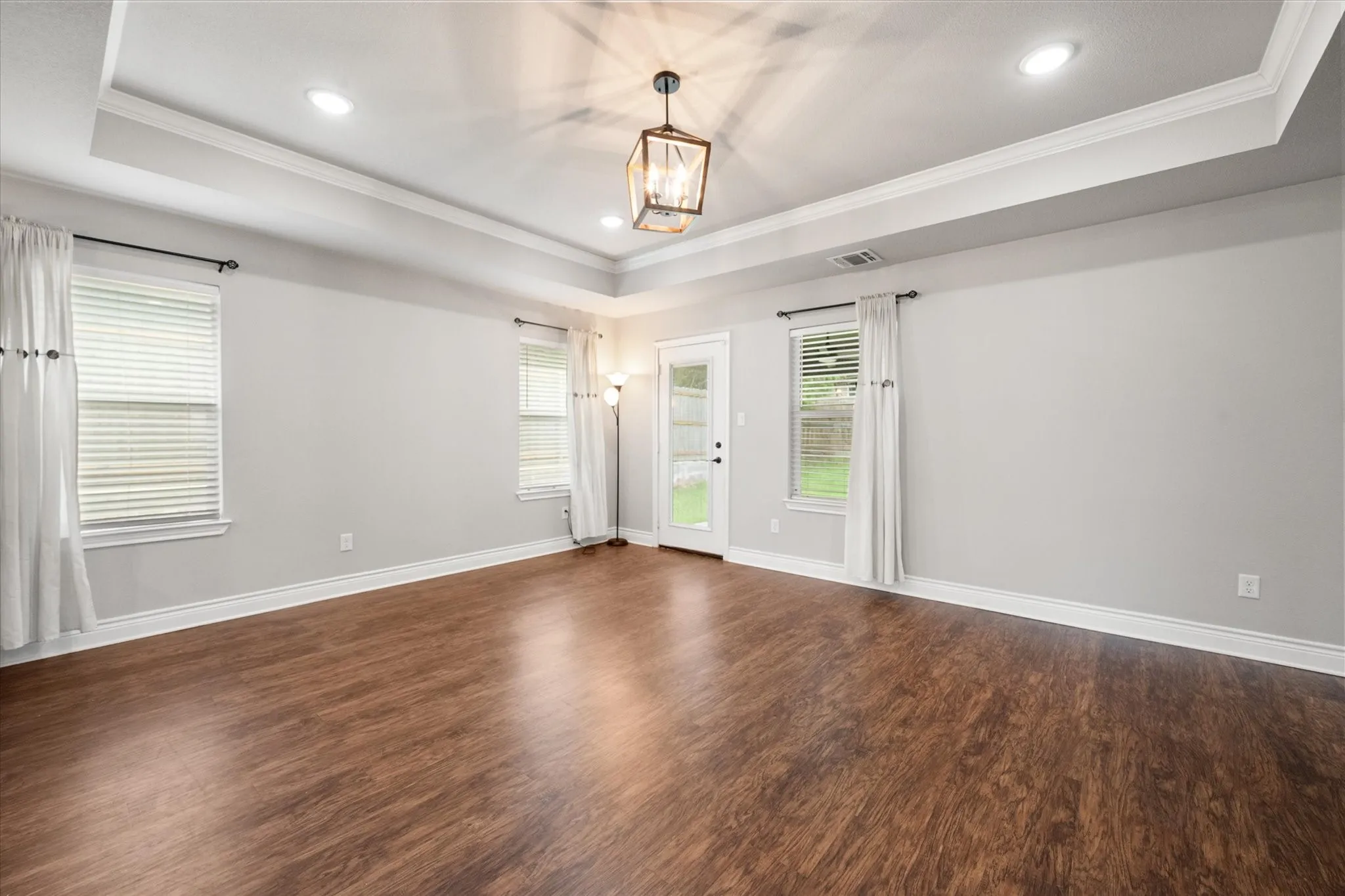 Single Family Residence For Sale in Hood County , 2514 San Gabriel Drive, Granbury, Texas 76048, 3 Bedroom, 2 Bathroom, 2 Garage spaces, 1,478 Sqft, built in 2021, mls#21291689, Real Estate Agent in Granbury, Homes For Sale in Hood county, Homes For Sale in Granbury, Realtor in Granbury Texas, Real Estate Brokerage Independent Realty Texas, Luminita Cordes Realtor