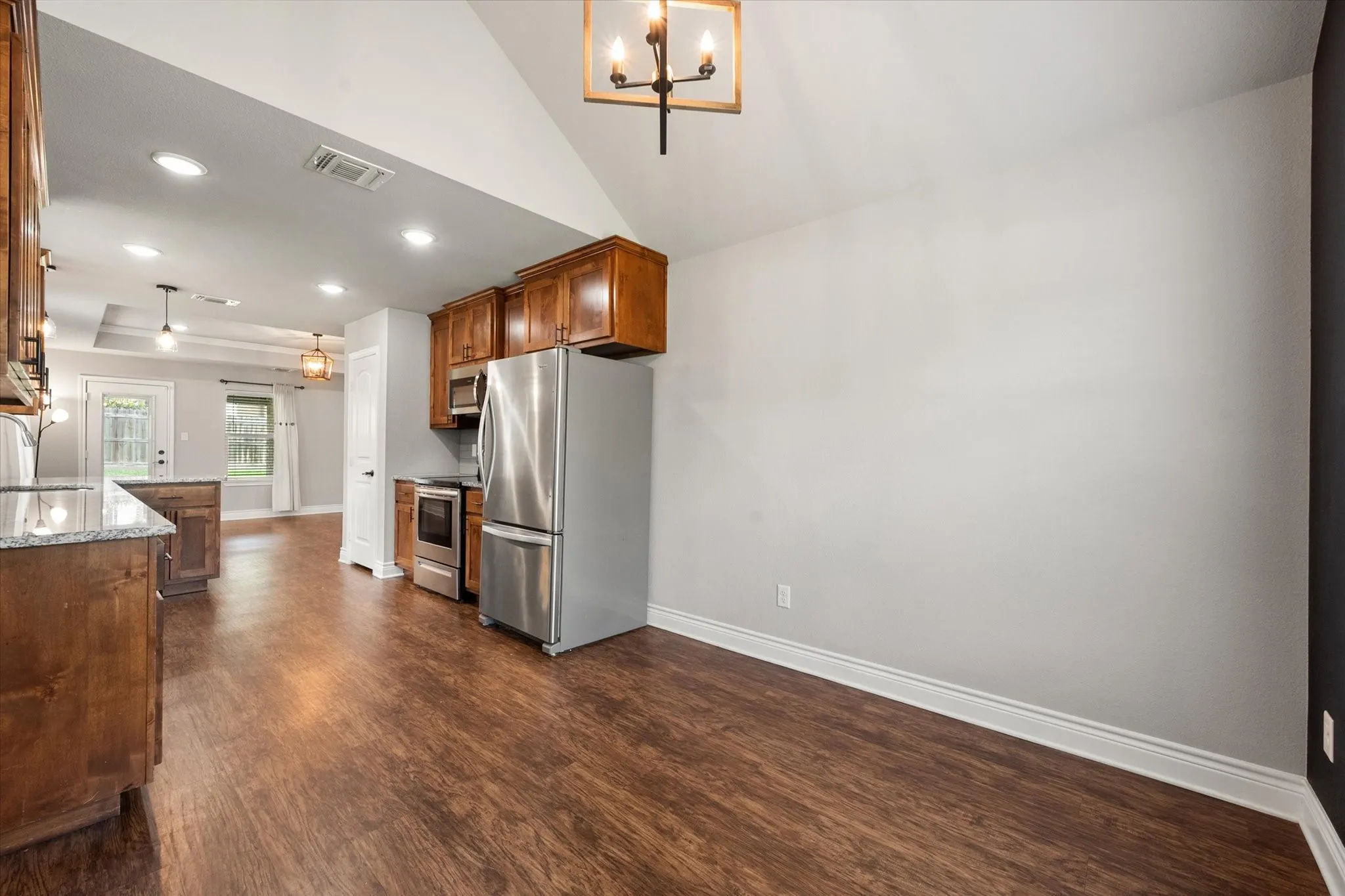 Single Family Residence For Sale in Hood County , 2514 San Gabriel Drive, Granbury, Texas 76048, 3 Bedroom, 2 Bathroom, 2 Garage spaces, 1,478 Sqft, built in 2021, mls#21291689, Real Estate Agent in Granbury, Homes For Sale in Hood county, Homes For Sale in Granbury, Realtor in Granbury Texas, Real Estate Brokerage Independent Realty Texas, Luminita Cordes Realtor